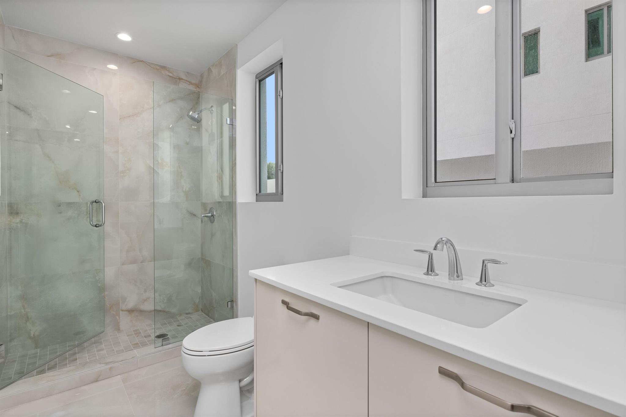 ROYAL PALM RESIDENCES - Residential