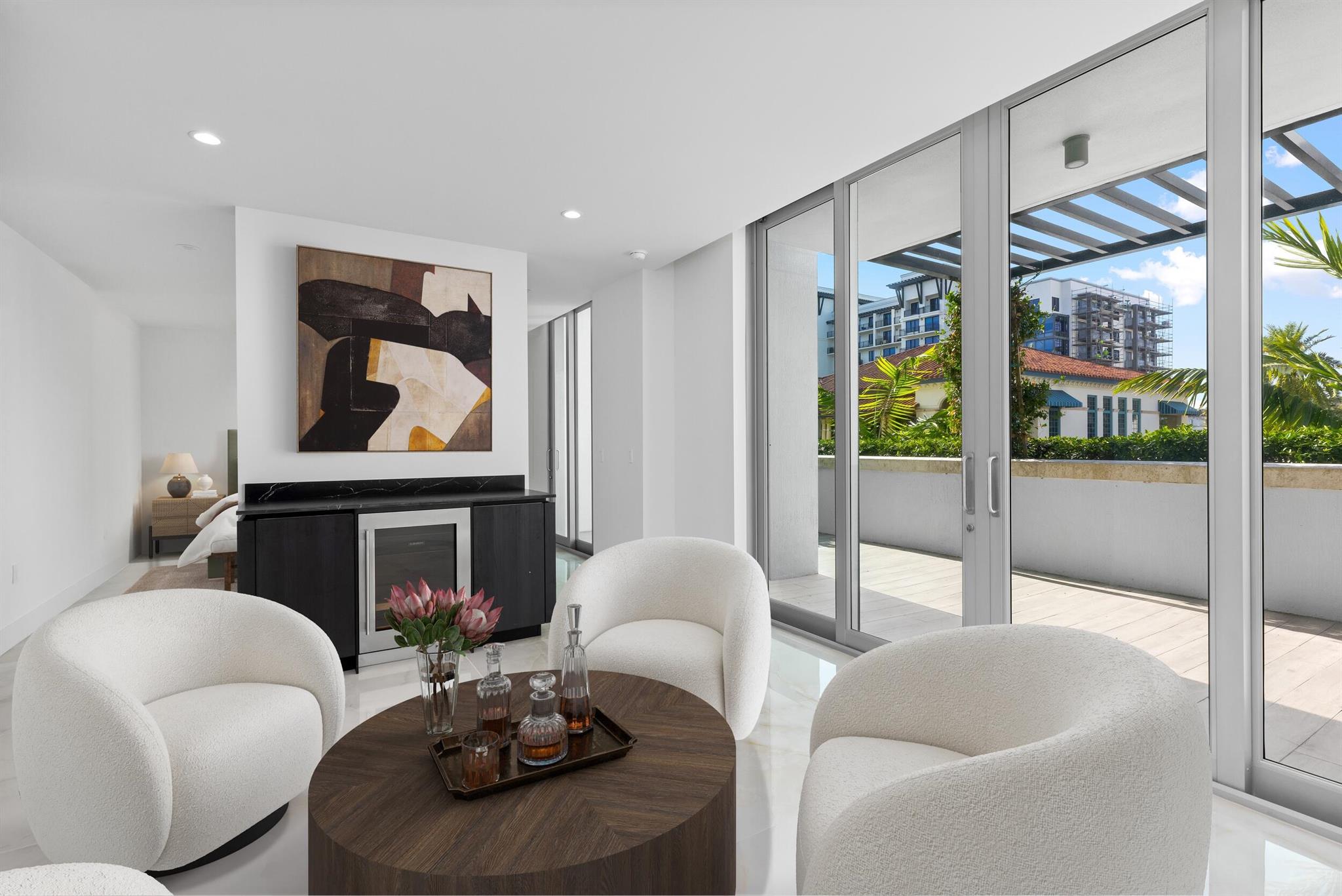 ROYAL PALM RESIDENCES - Residential