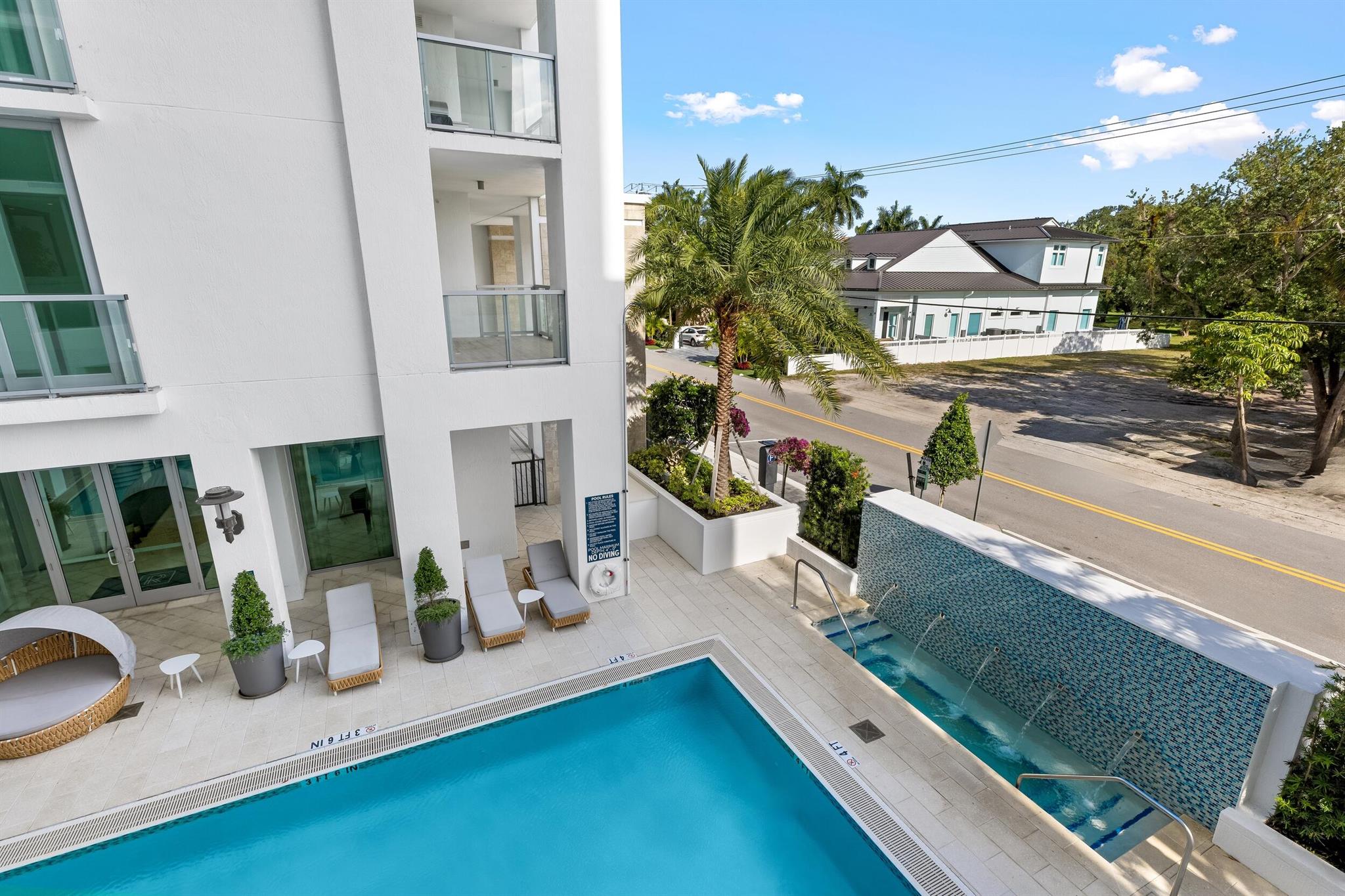 ROYAL PALM RESIDENCES - Residential