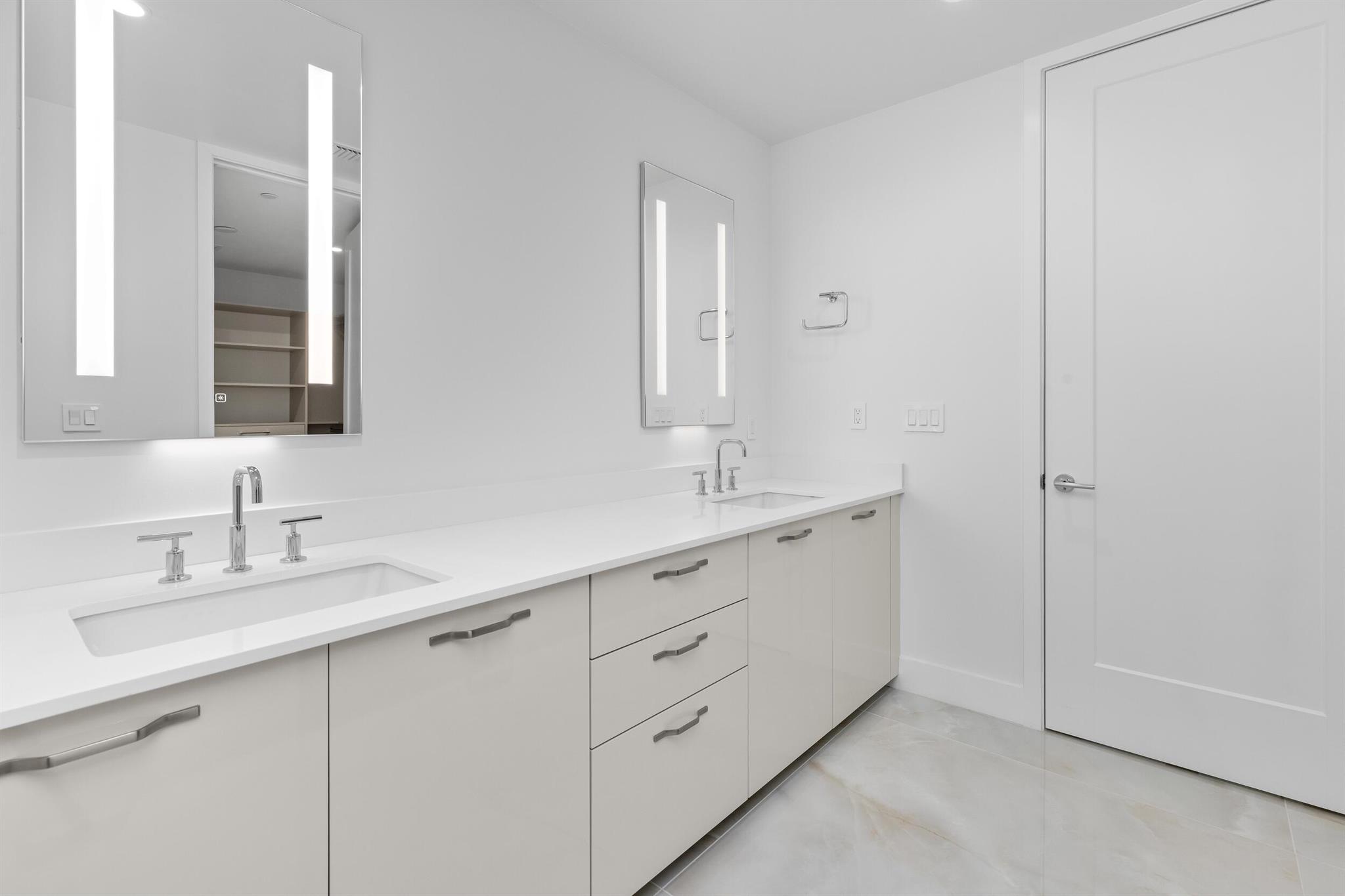 ROYAL PALM RESIDENCES - Residential