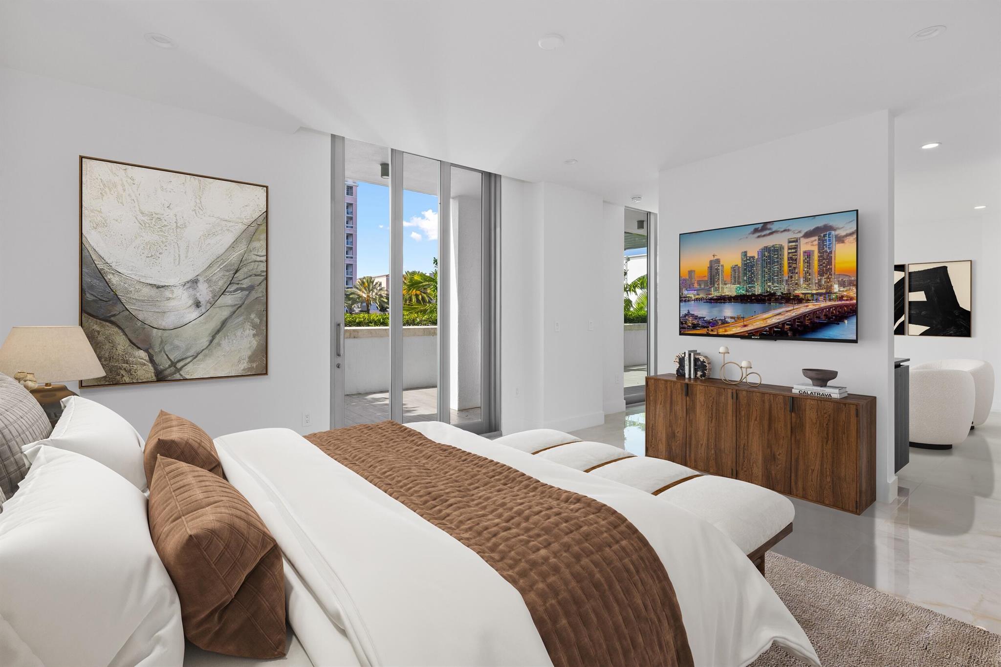 ROYAL PALM RESIDENCES - Residential