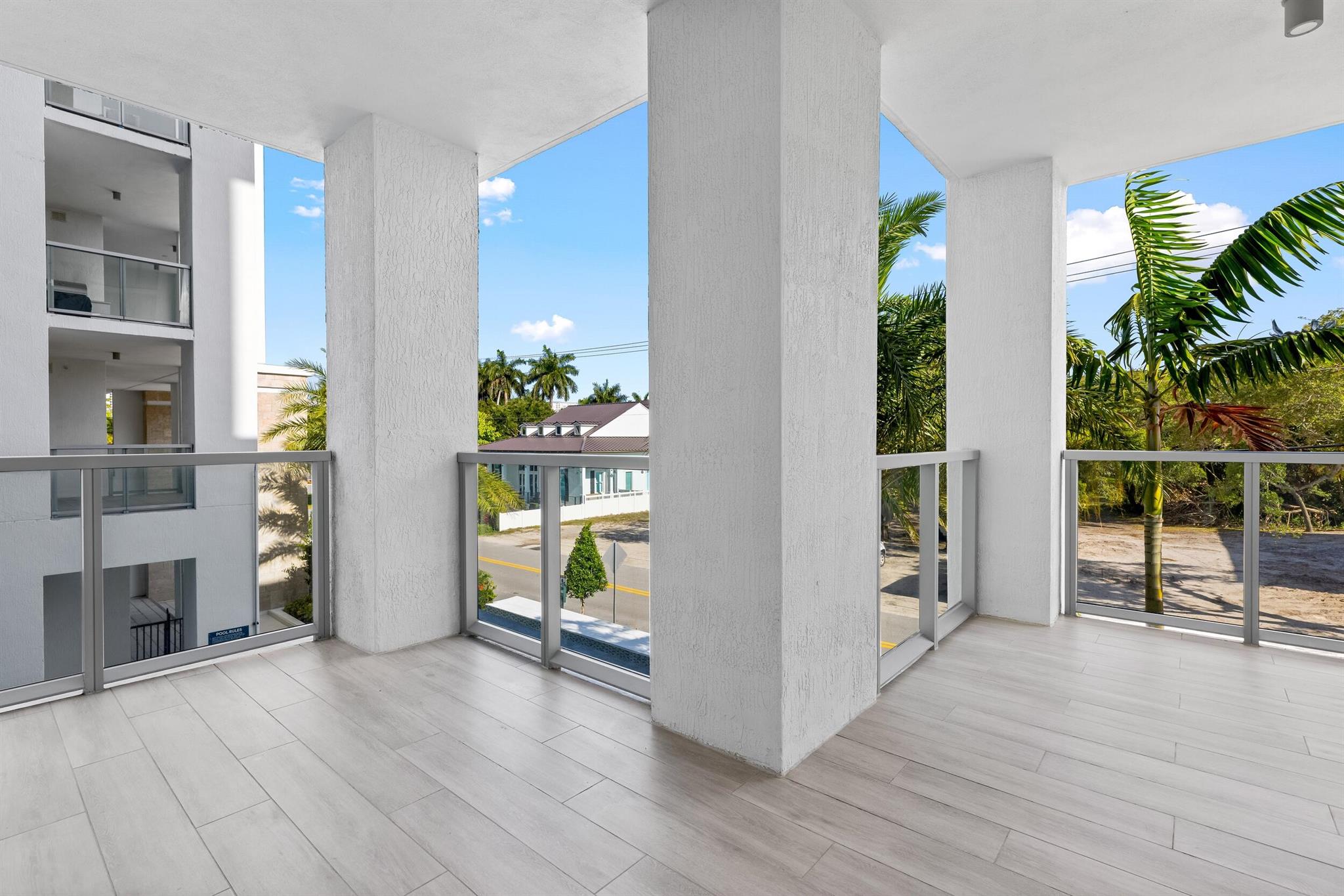 ROYAL PALM RESIDENCES - Residential