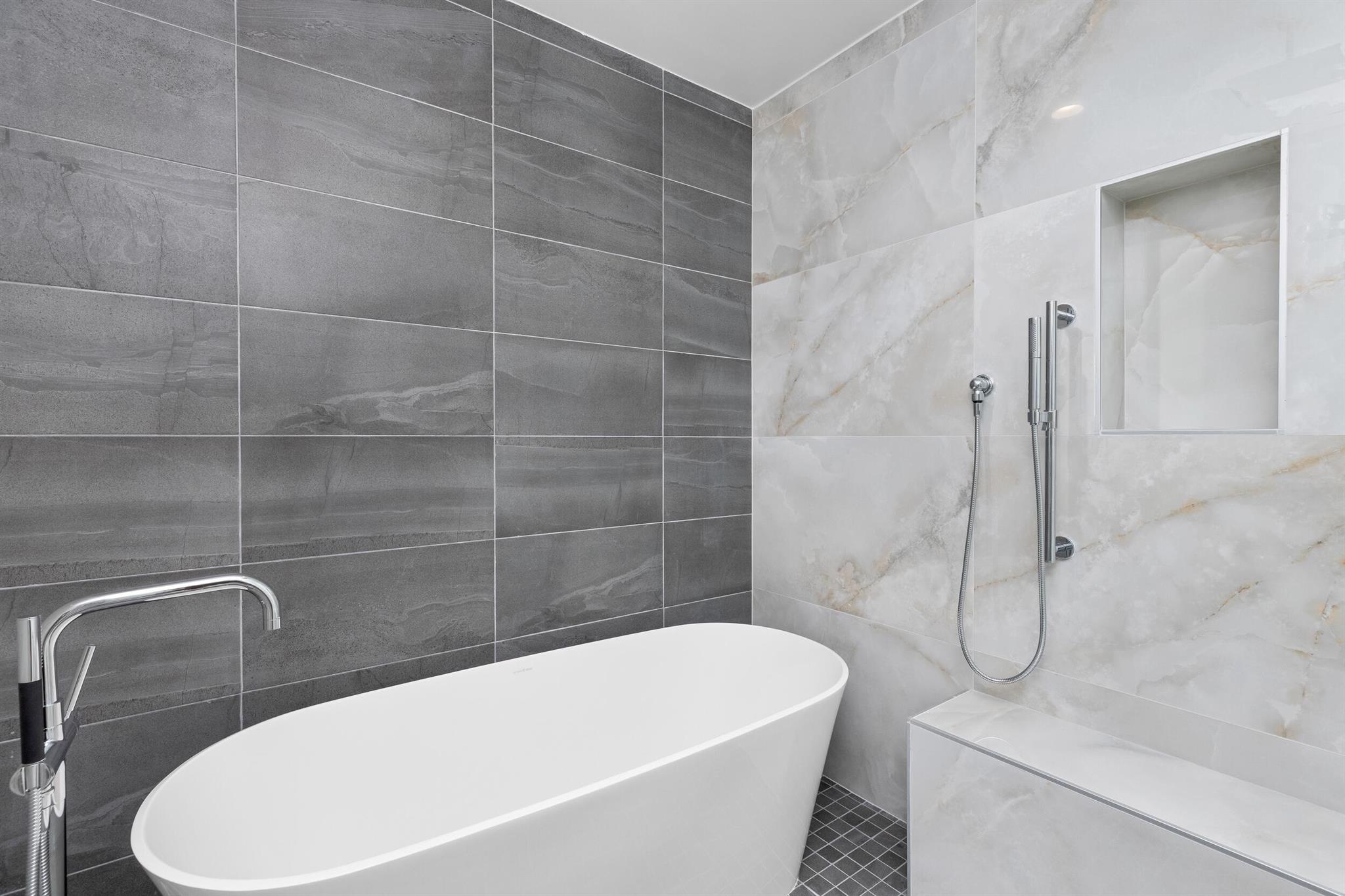 ROYAL PALM RESIDENCES - Residential