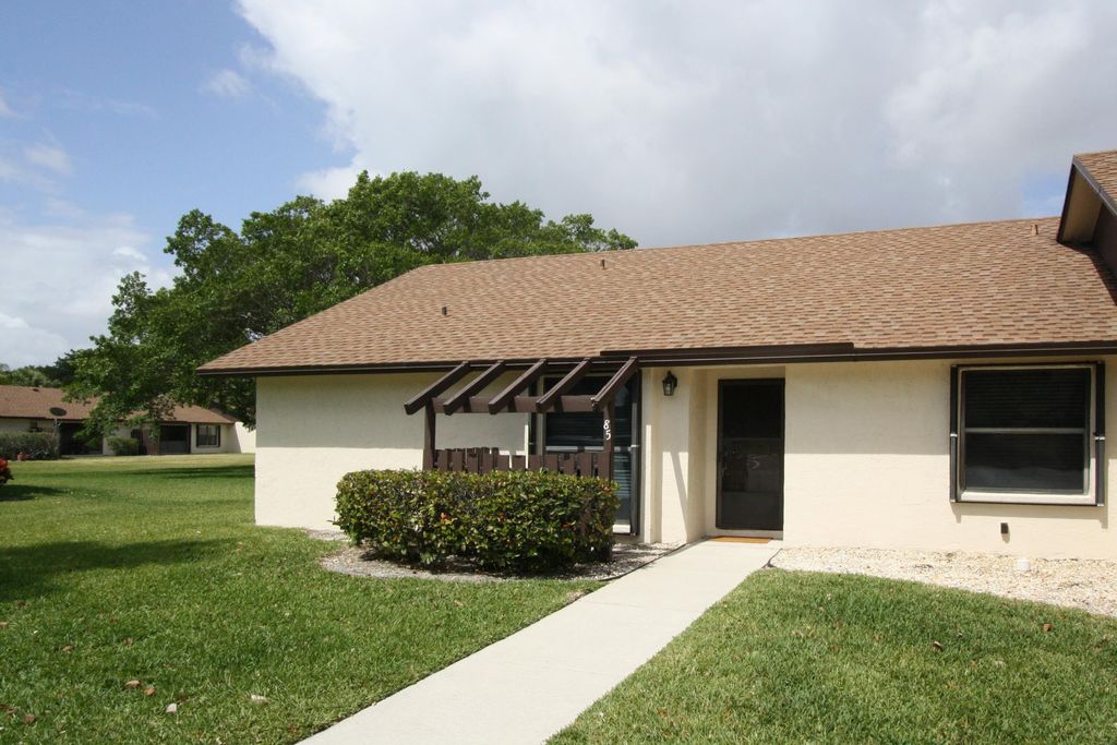 Photo of 85 Via De Casas Norte, Boynton Beach, FL 33426 (MLS # R11020460)