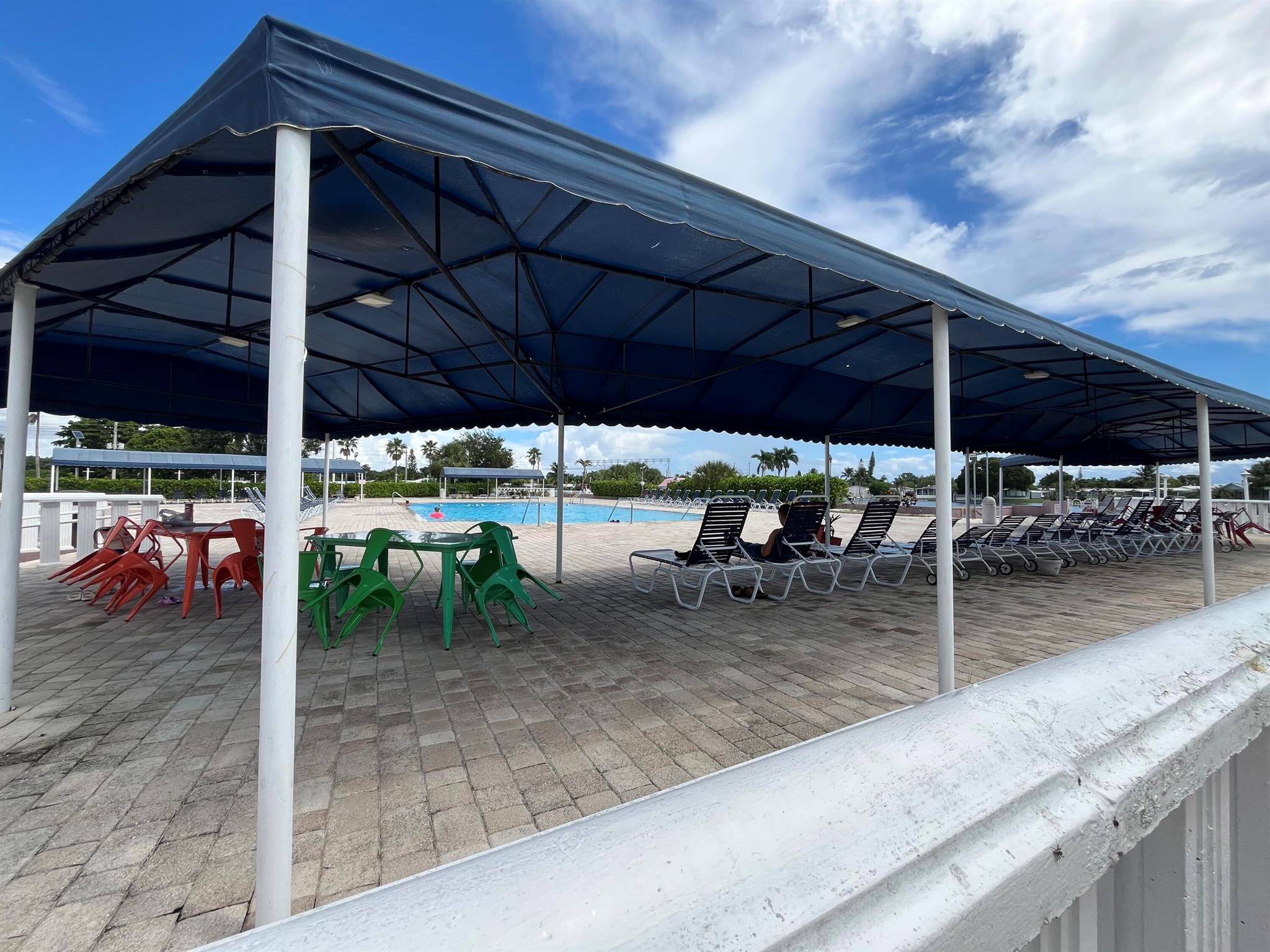 RAVENSWOOD ESTATES & MARI - Residential