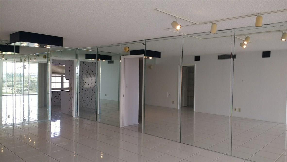 Palm Aire CC - Residential