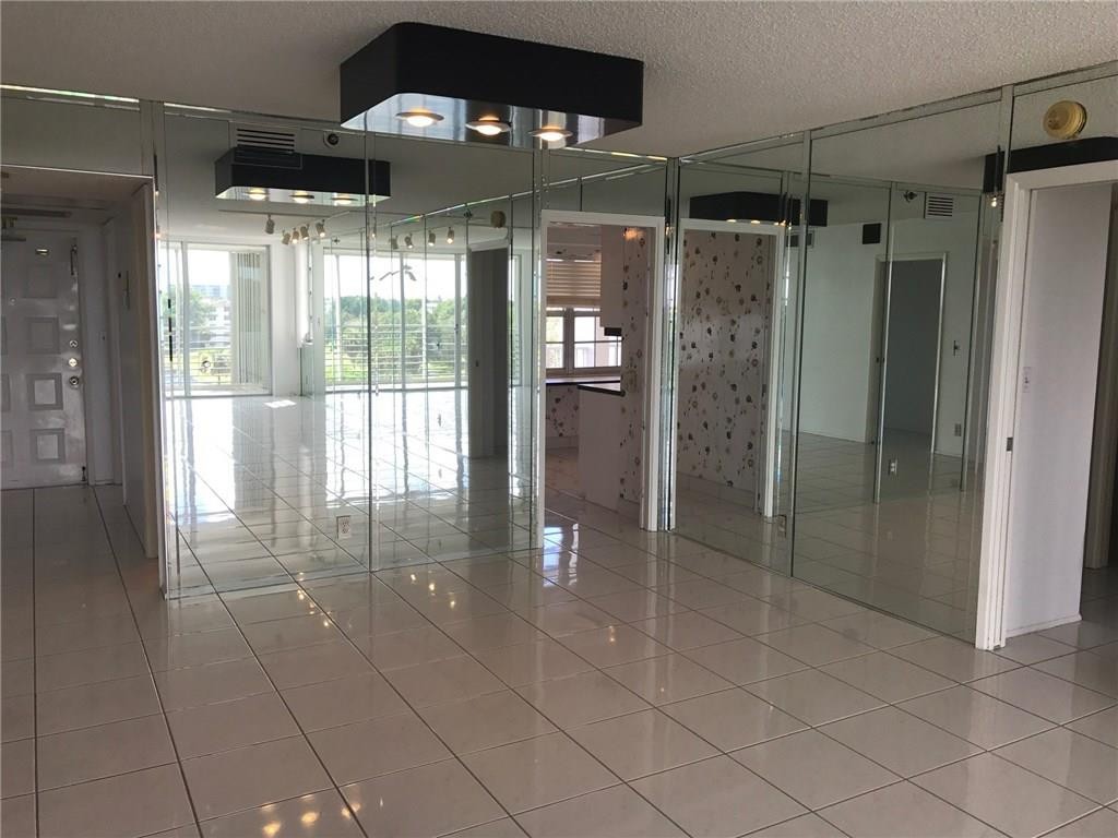 Palm Aire CC - Residential