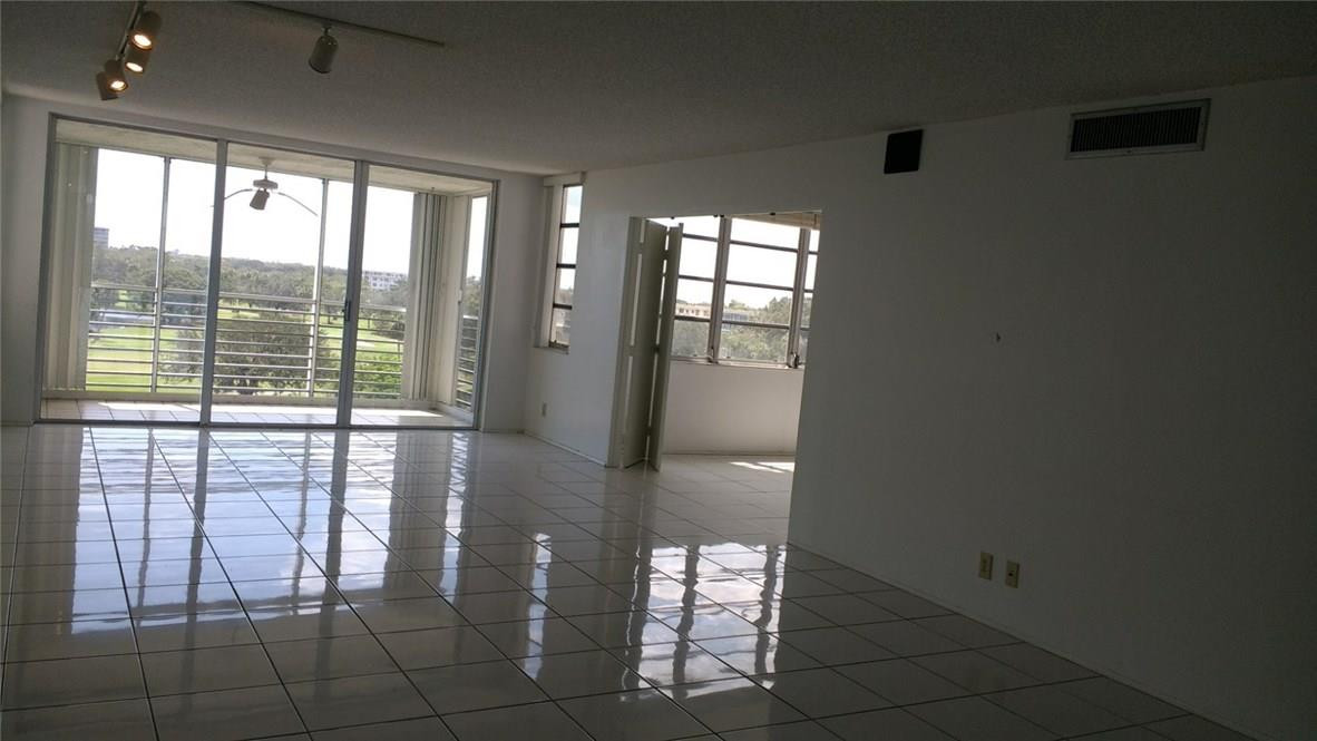 Palm Aire CC - Residential