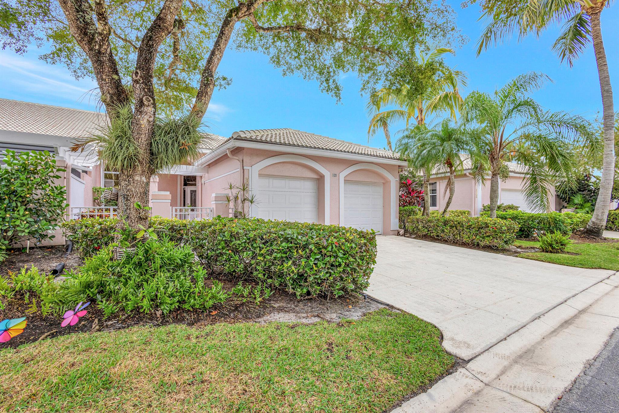 FAIRWAY VILLAS - Residential