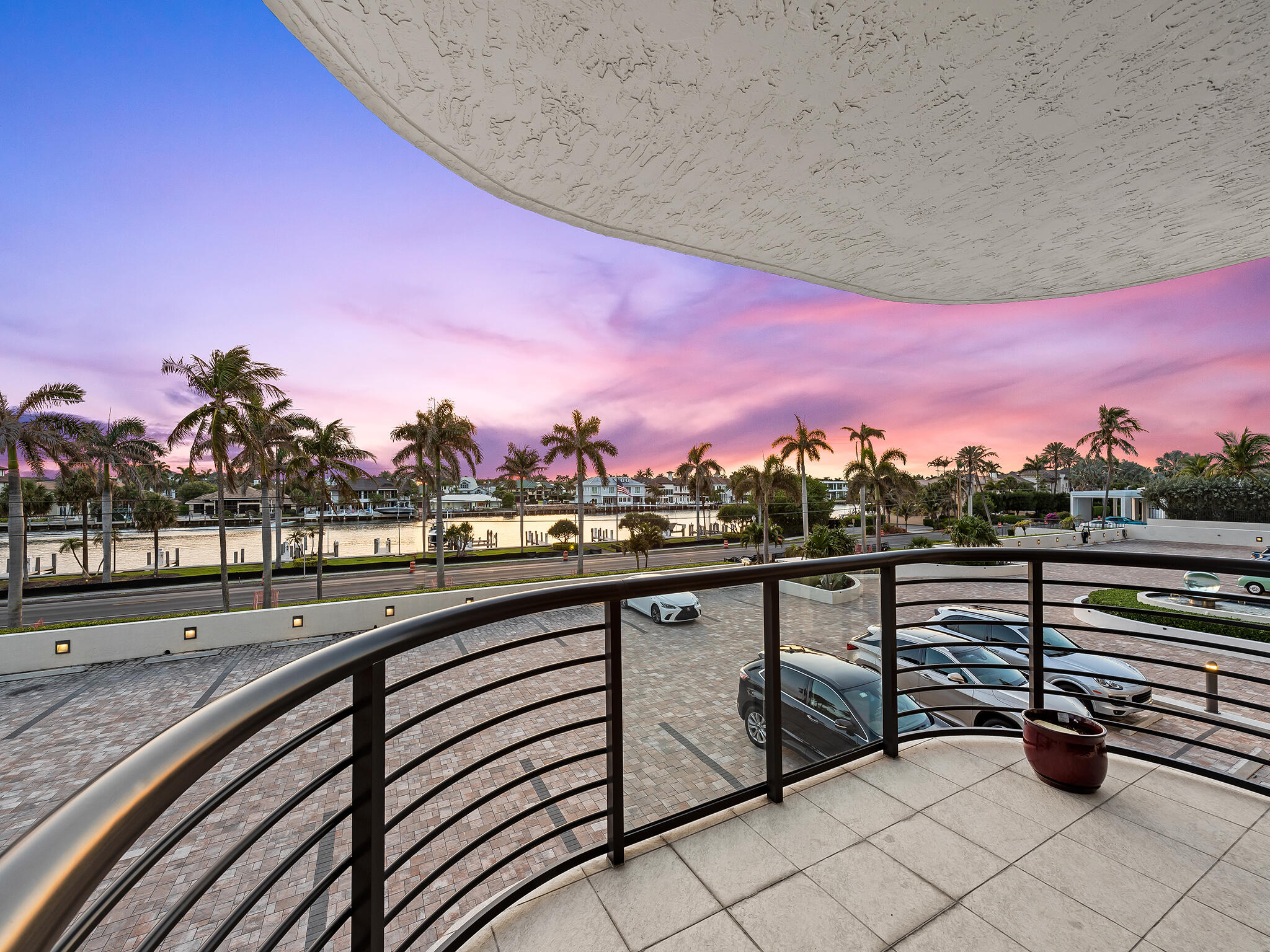 VILLA MAGNA CONDO - Residential