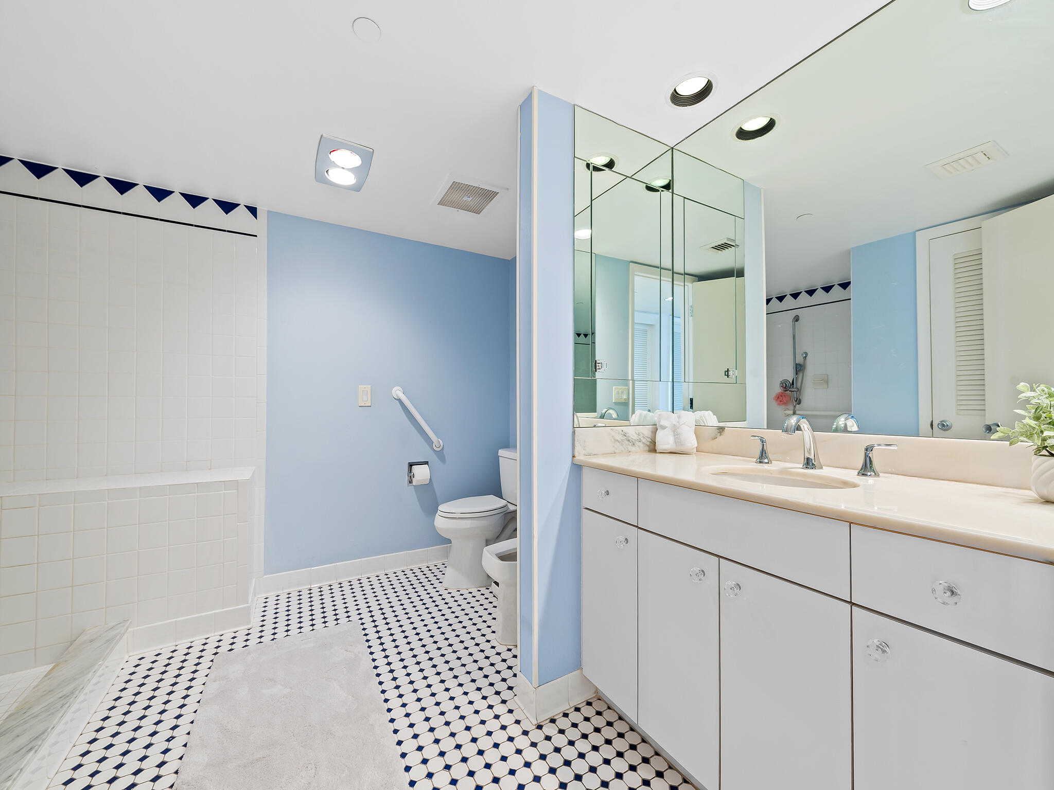 VILLA MAGNA CONDO - Residential