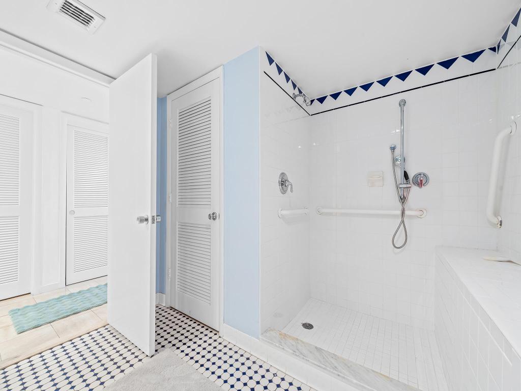 VILLA MAGNA CONDO - Residential