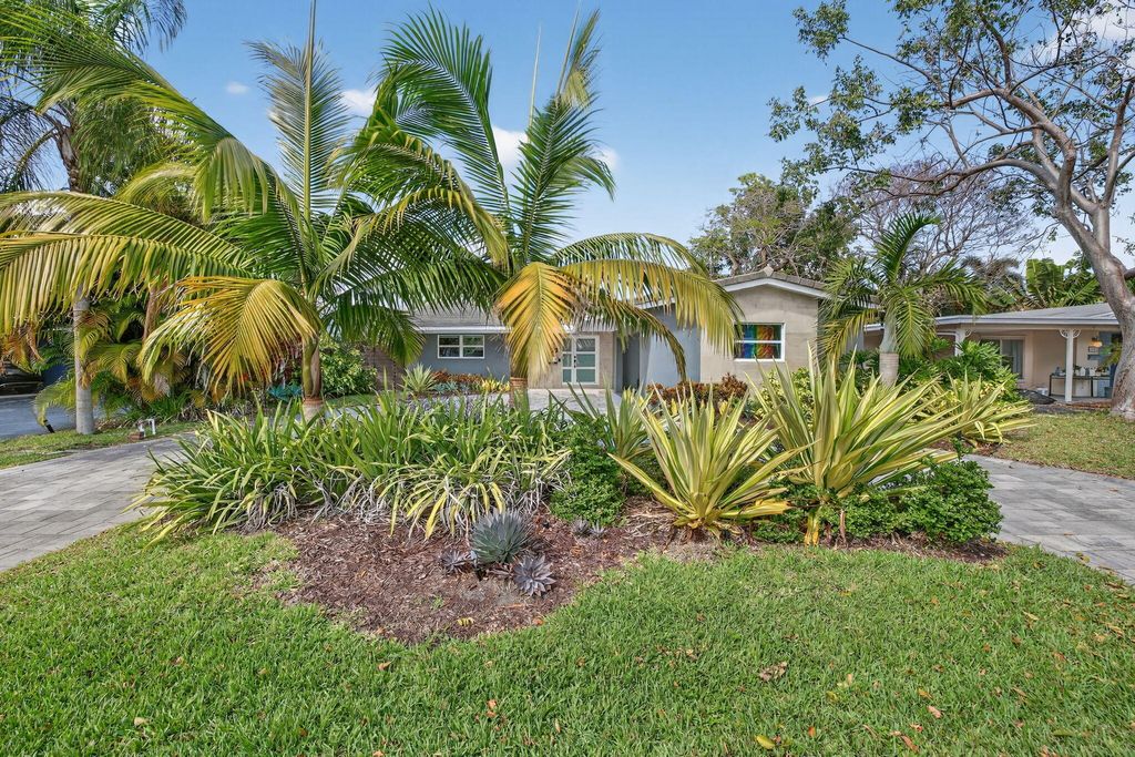 Photo of 1721 NE 37th Street, Oakland Park, FL 33334 (MLS # B26015258)