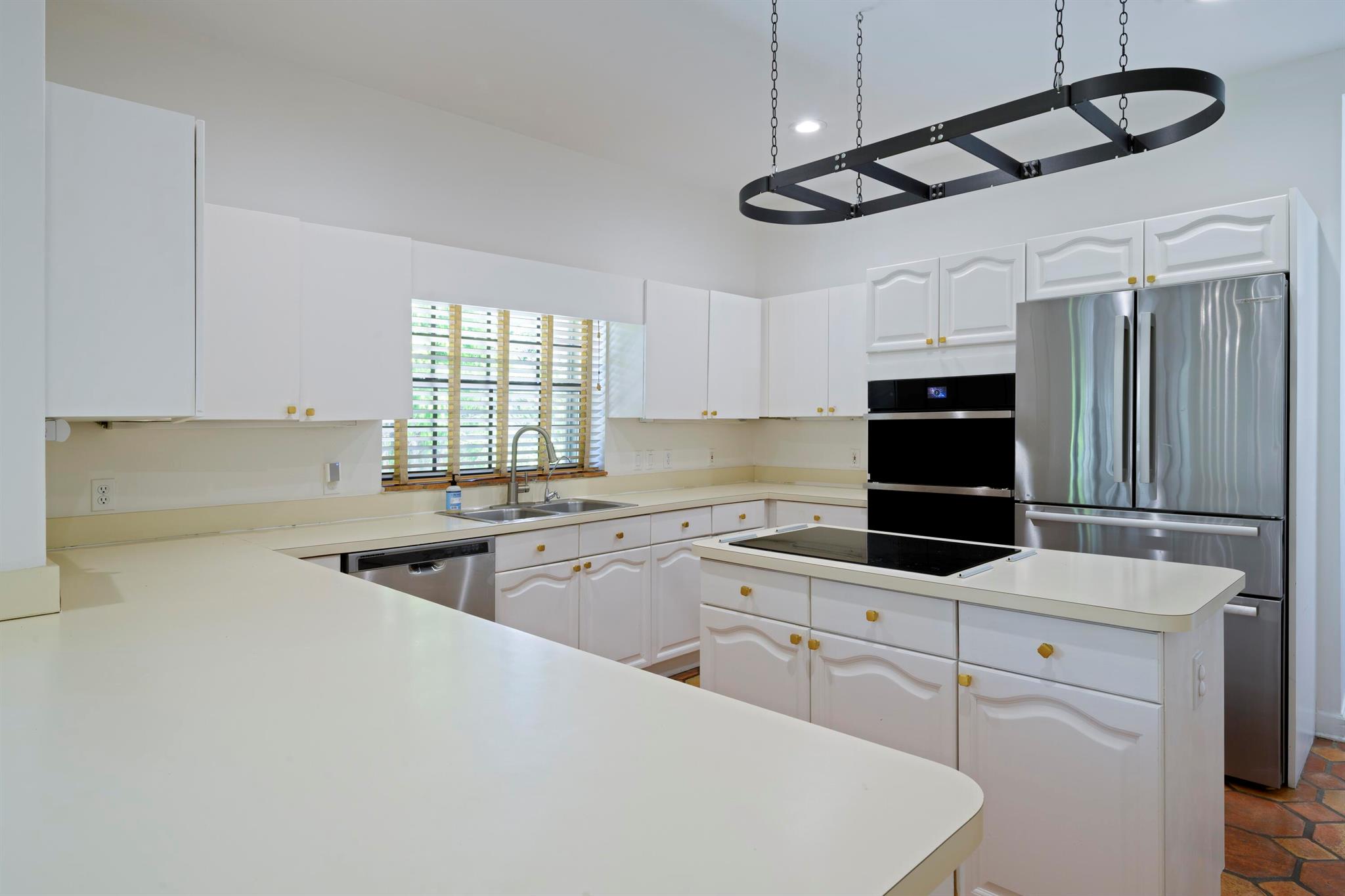 OCEAN PARK H W ROBBINS - Residential