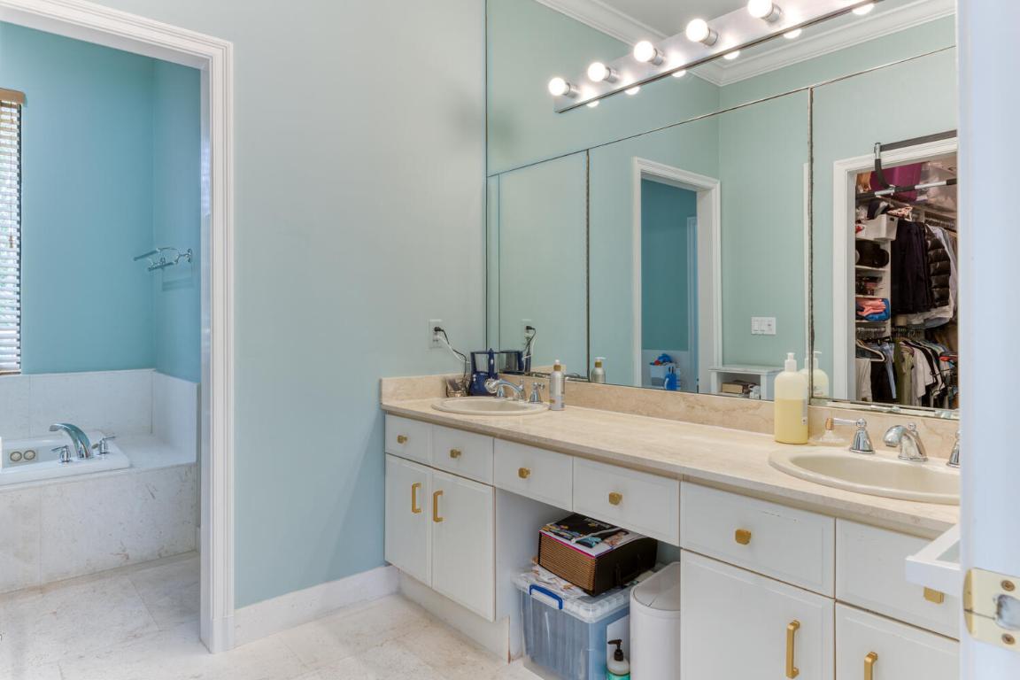 OCEAN PARK H W ROBBINS - Residential