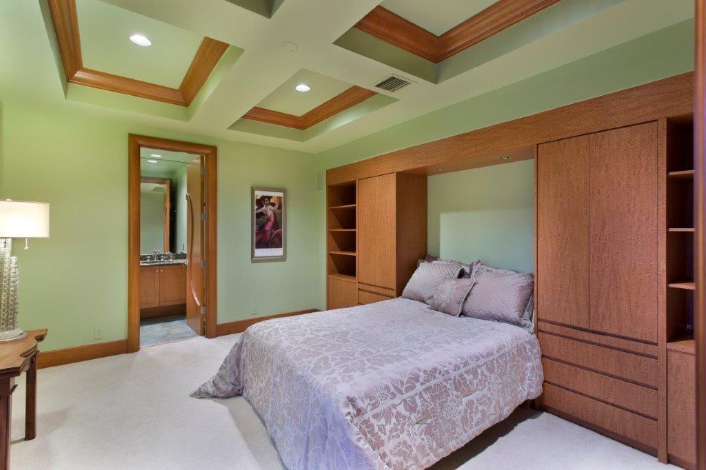 Bay Colony - Residential