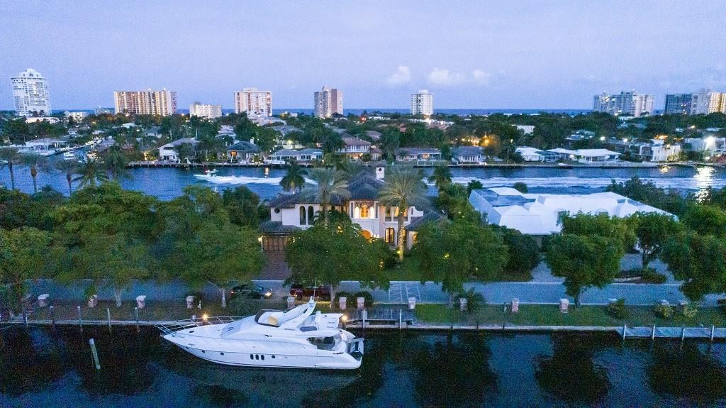 Bay Colony - Residential