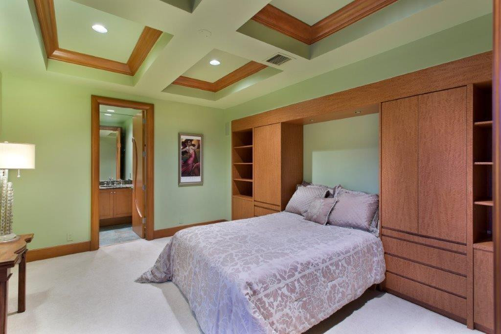 Bay Colony - Residential