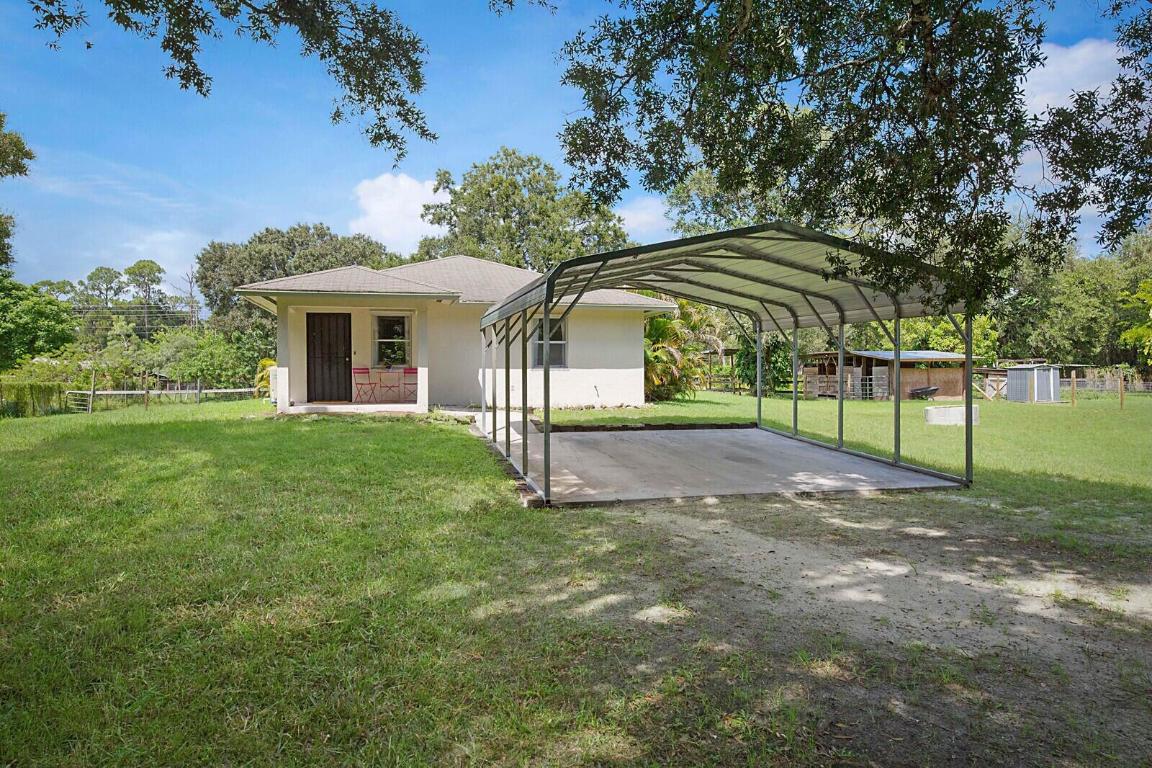 LOXAHATCHEE GROVES - Residential
