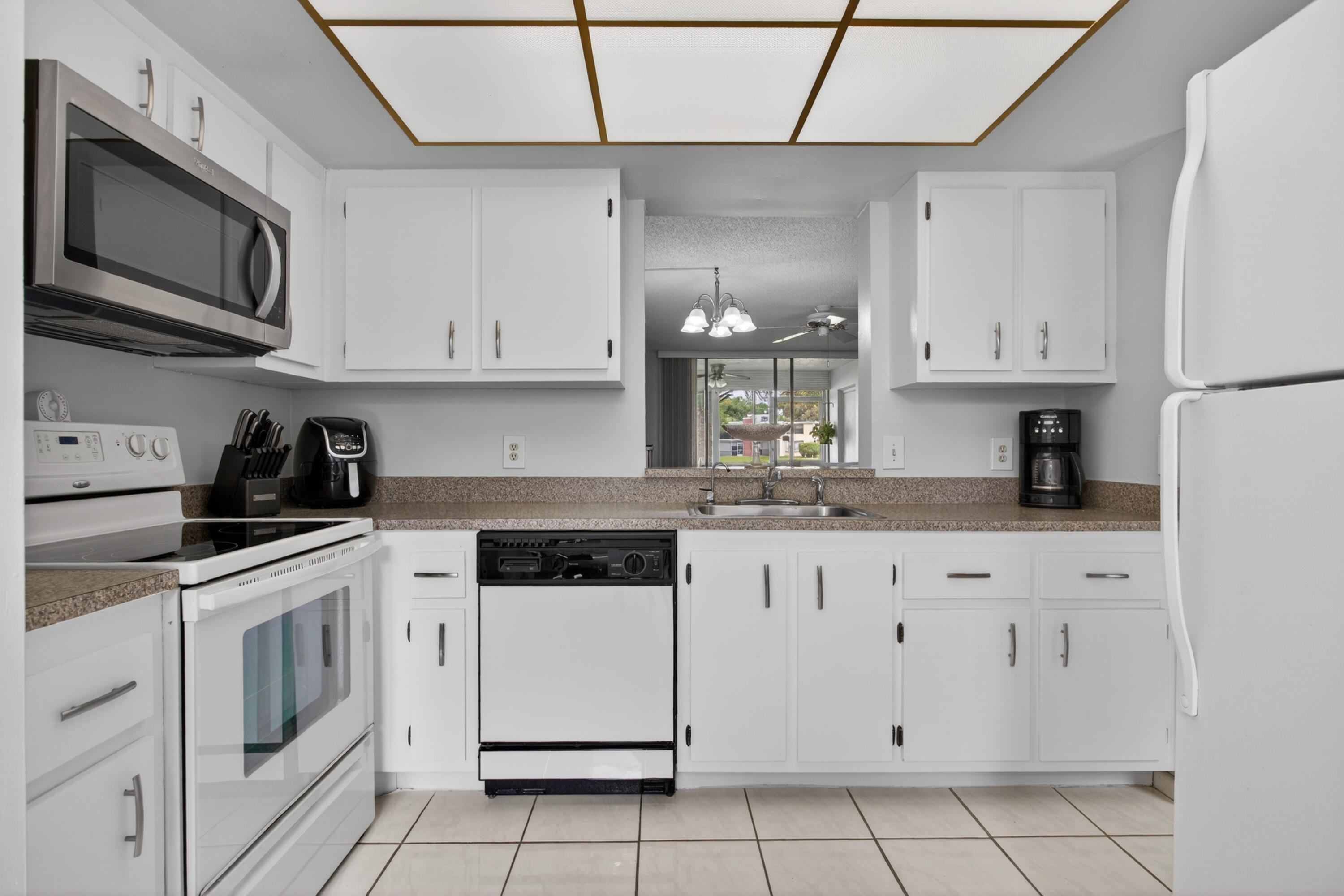 31 OF PALM SPRINGS 3 CONDO - Residential