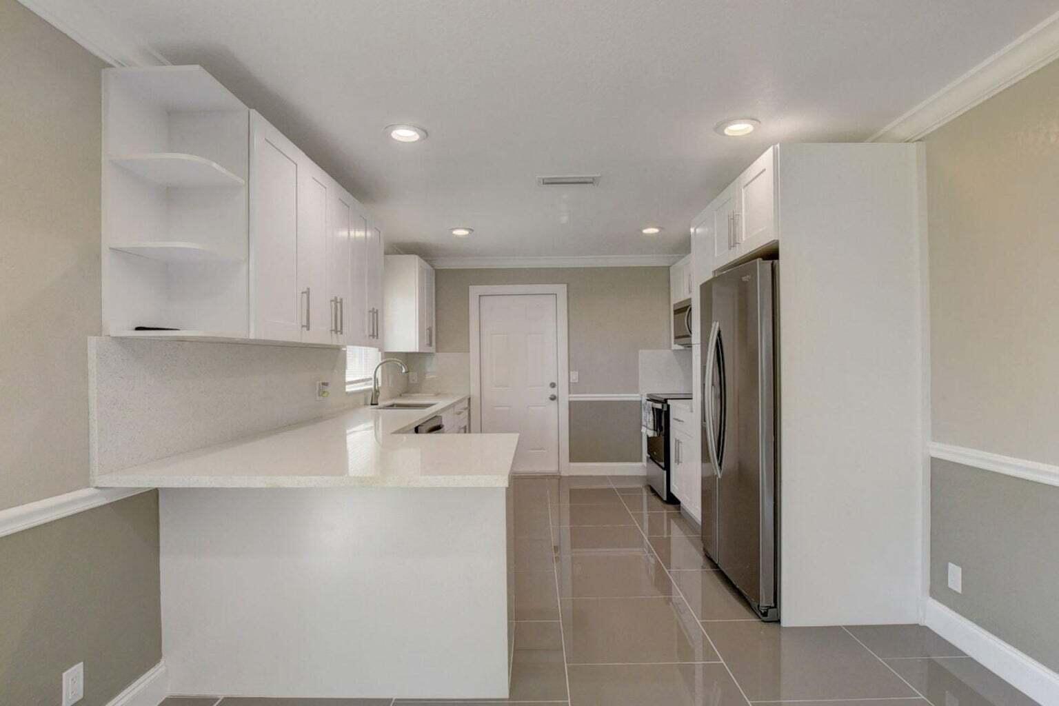 3020 Tropical Trail