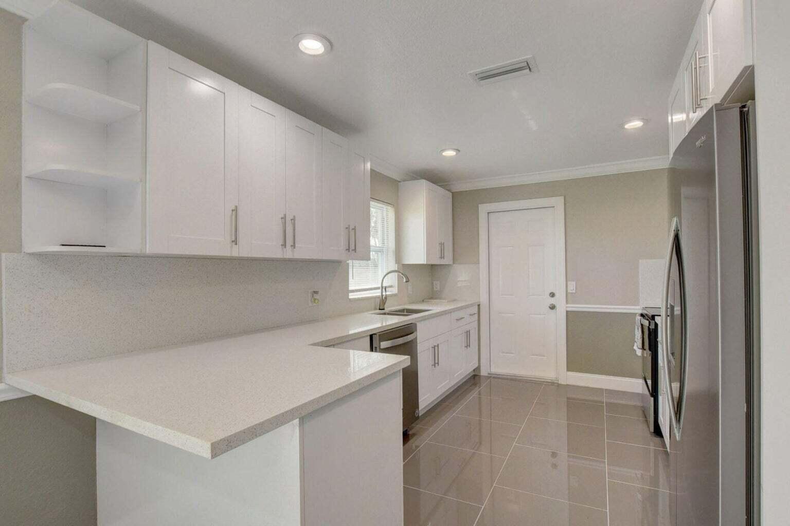 3020 Tropical Trail