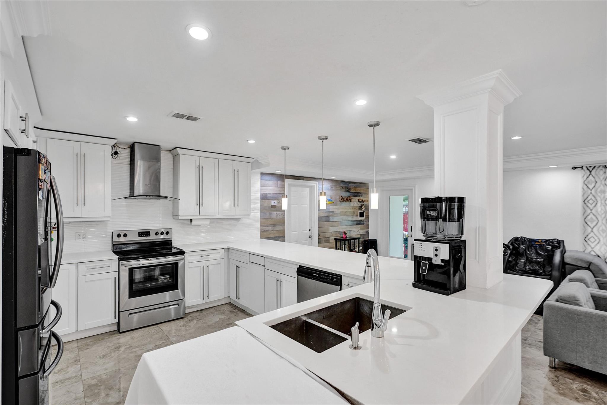 2131 NW 4th St