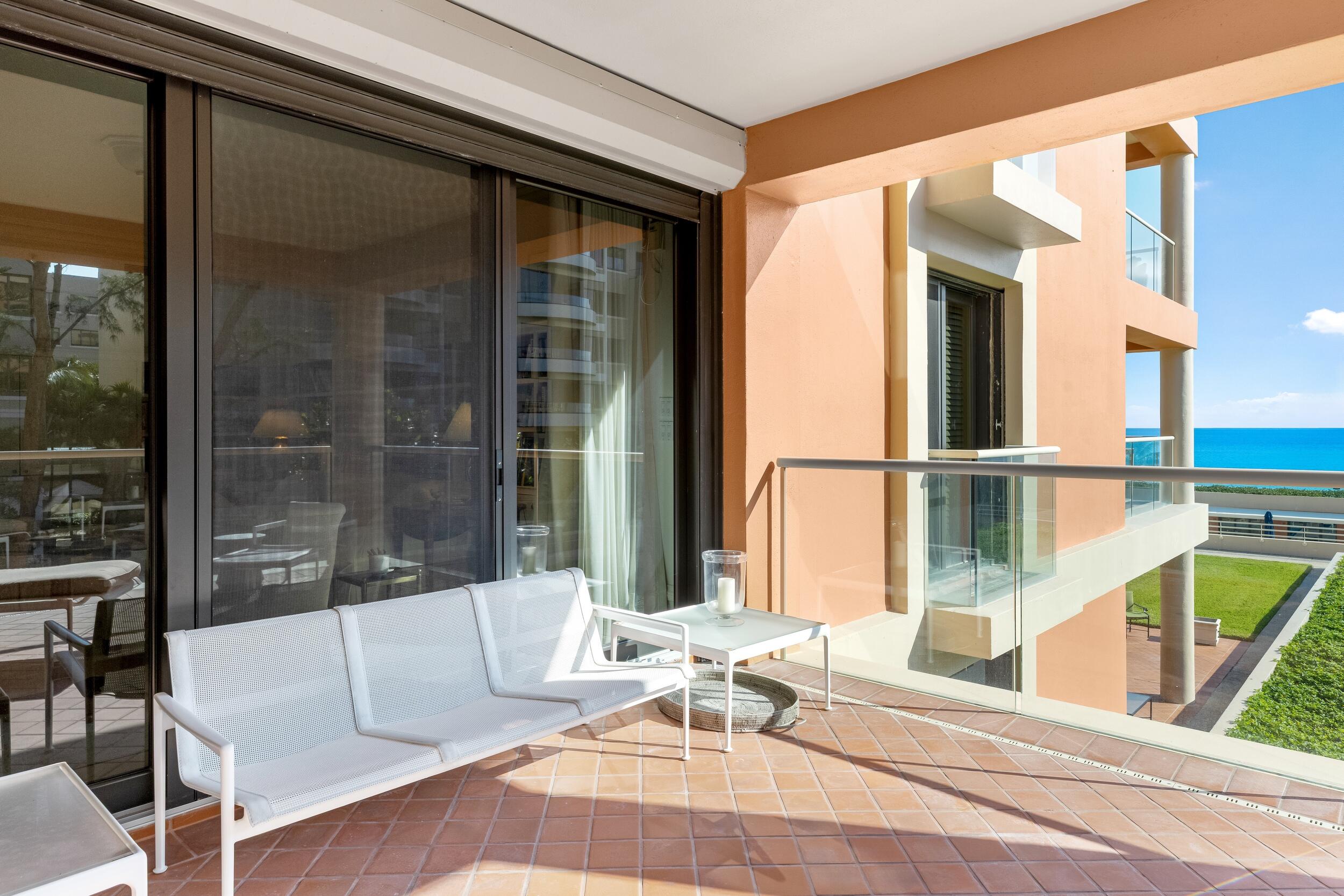 2 N Breakers Row S22/23