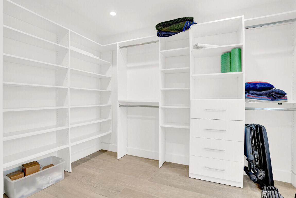 PALM BEACH ISLES 2 - Residential