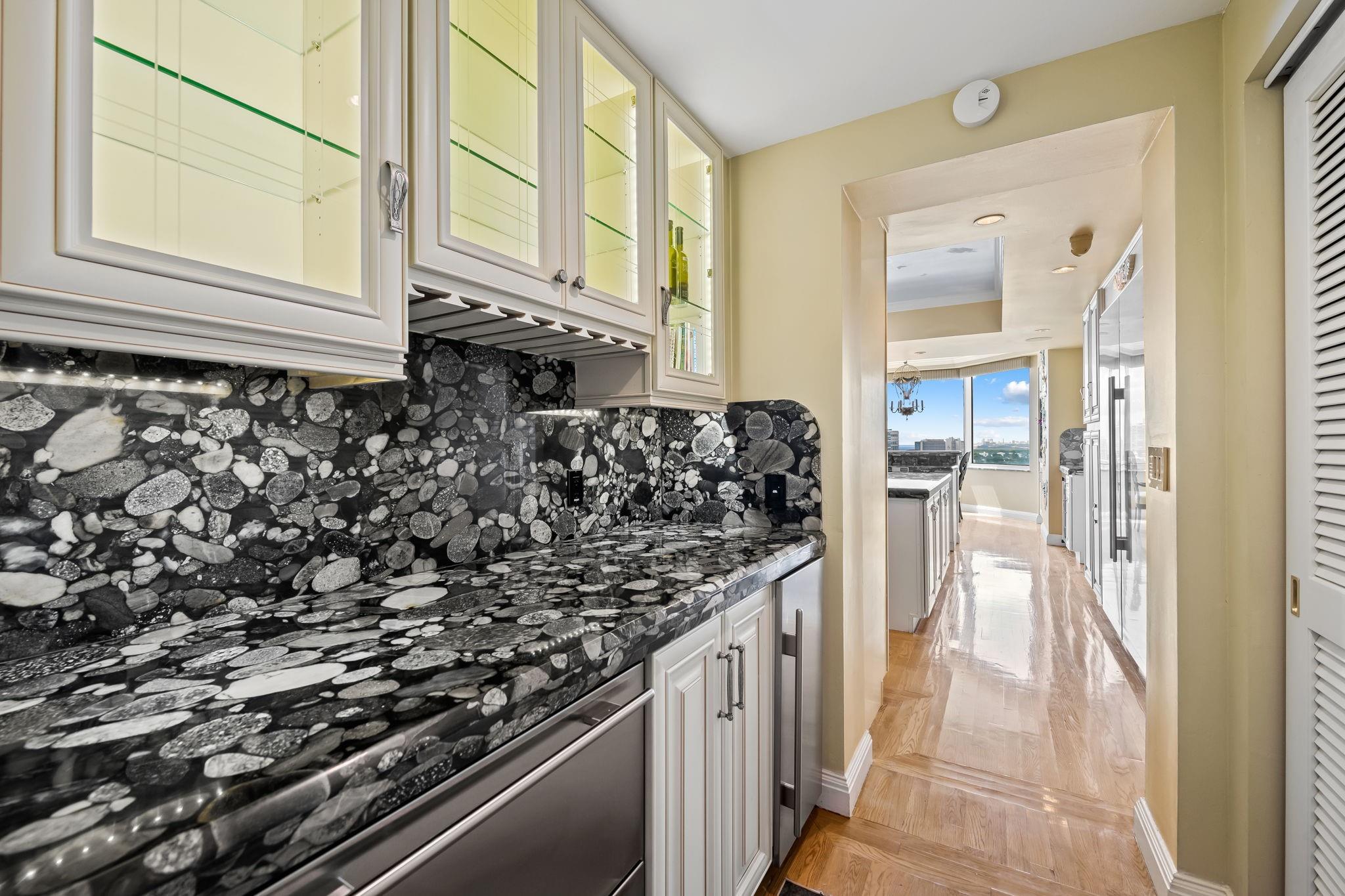 HARBOURGAGE PLACE - Residential