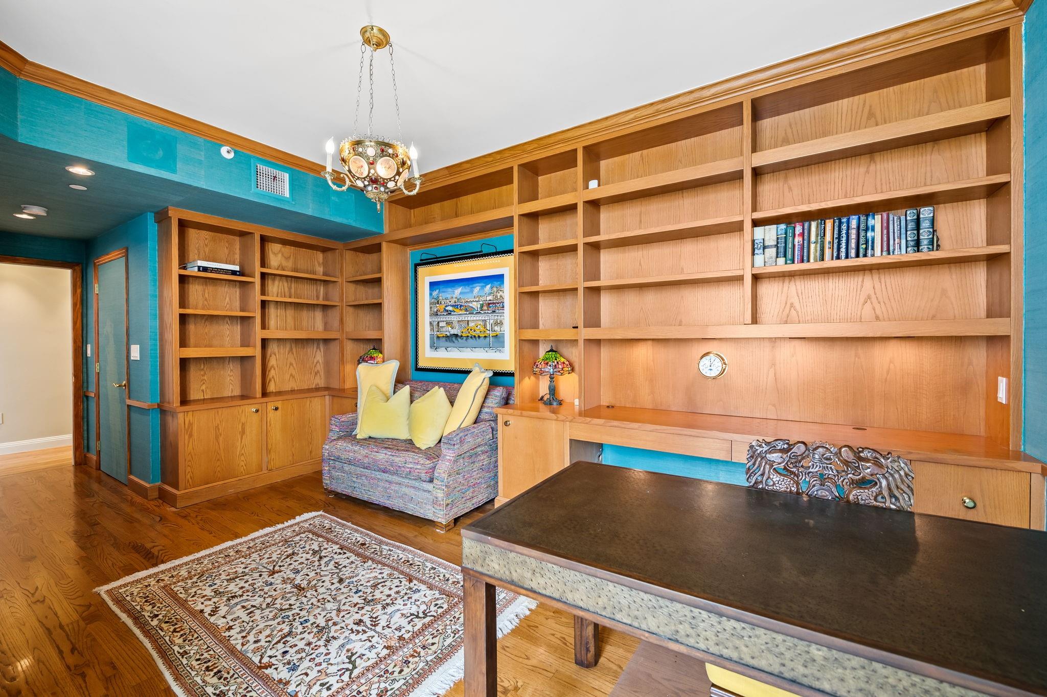 HARBOURGAGE PLACE - Residential