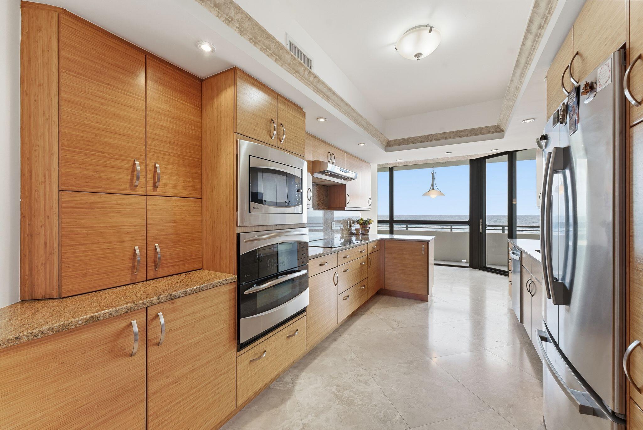 PALM BEACH HAMPTON CONDO - Residential