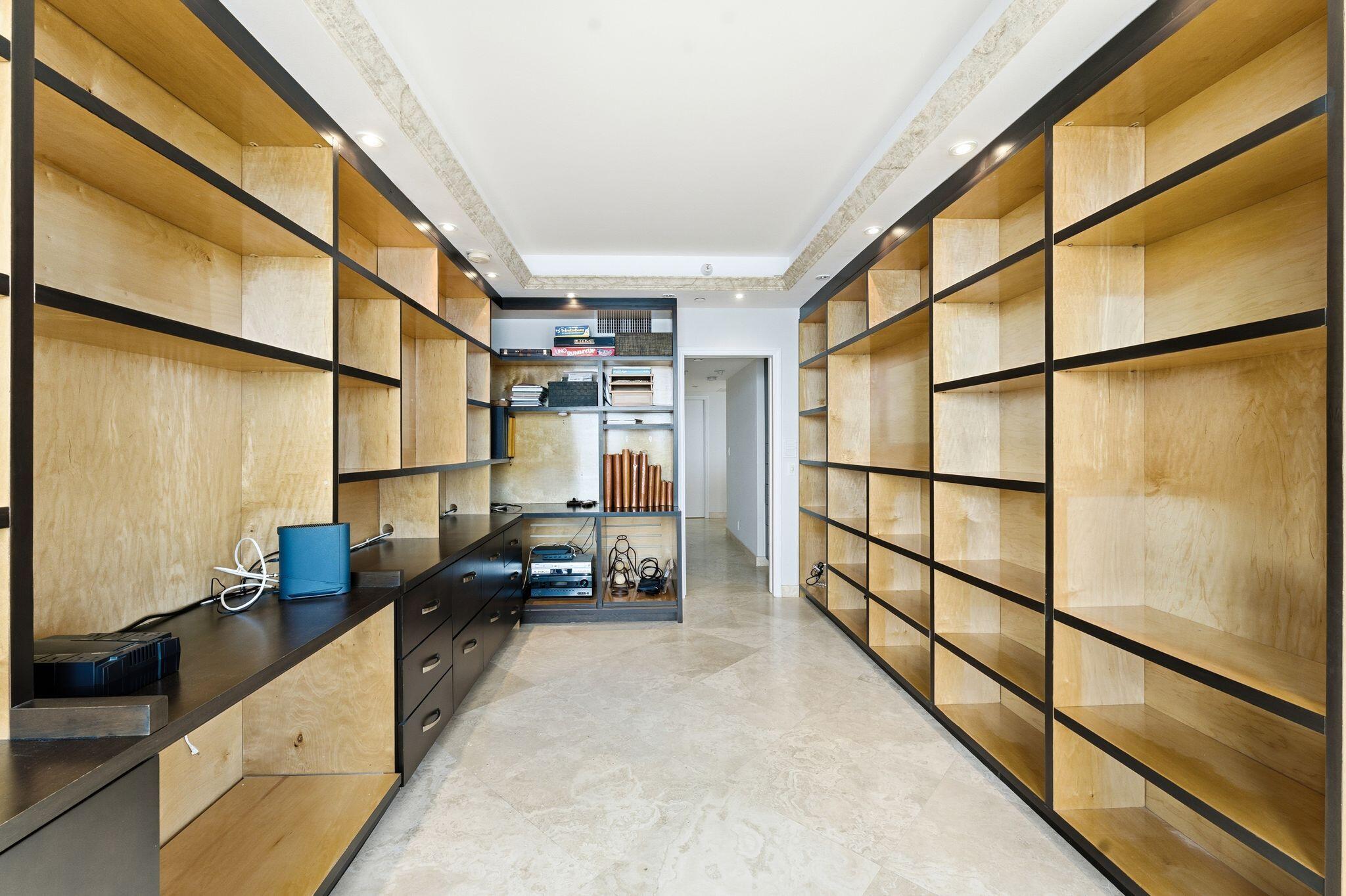 PALM BEACH HAMPTON CONDO - Residential