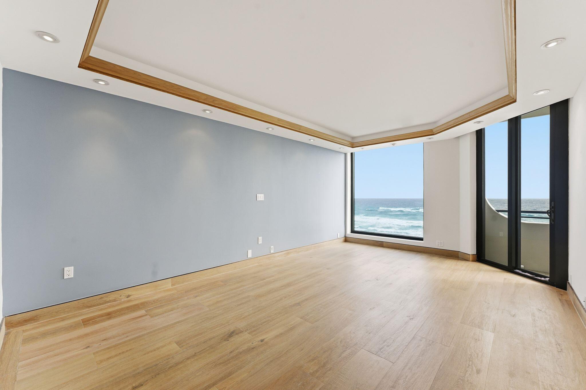 PALM BEACH HAMPTON CONDO - Residential