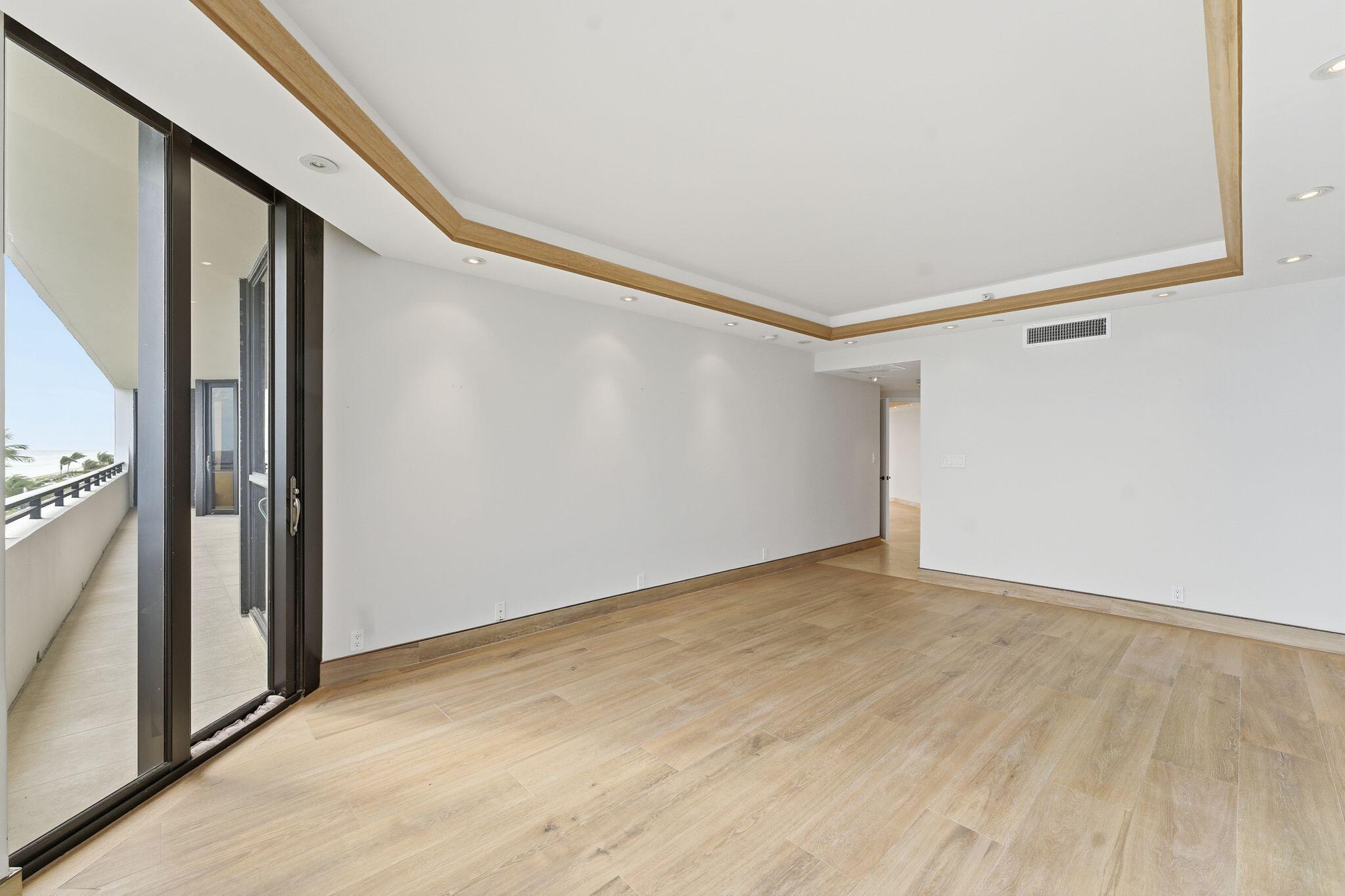 PALM BEACH HAMPTON CONDO - Residential