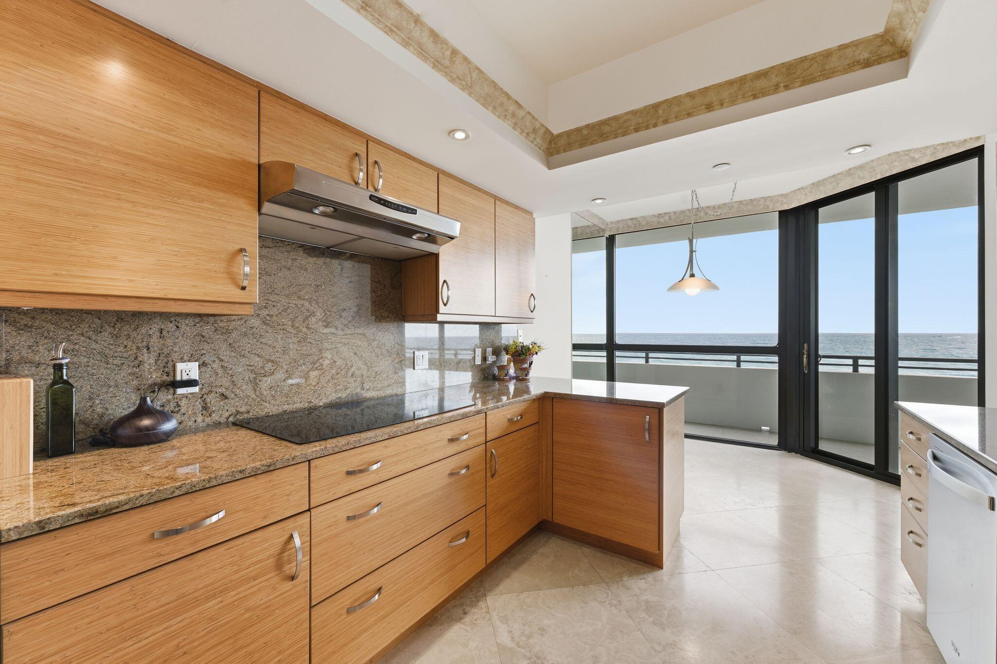 PALM BEACH HAMPTON CONDO - Residential