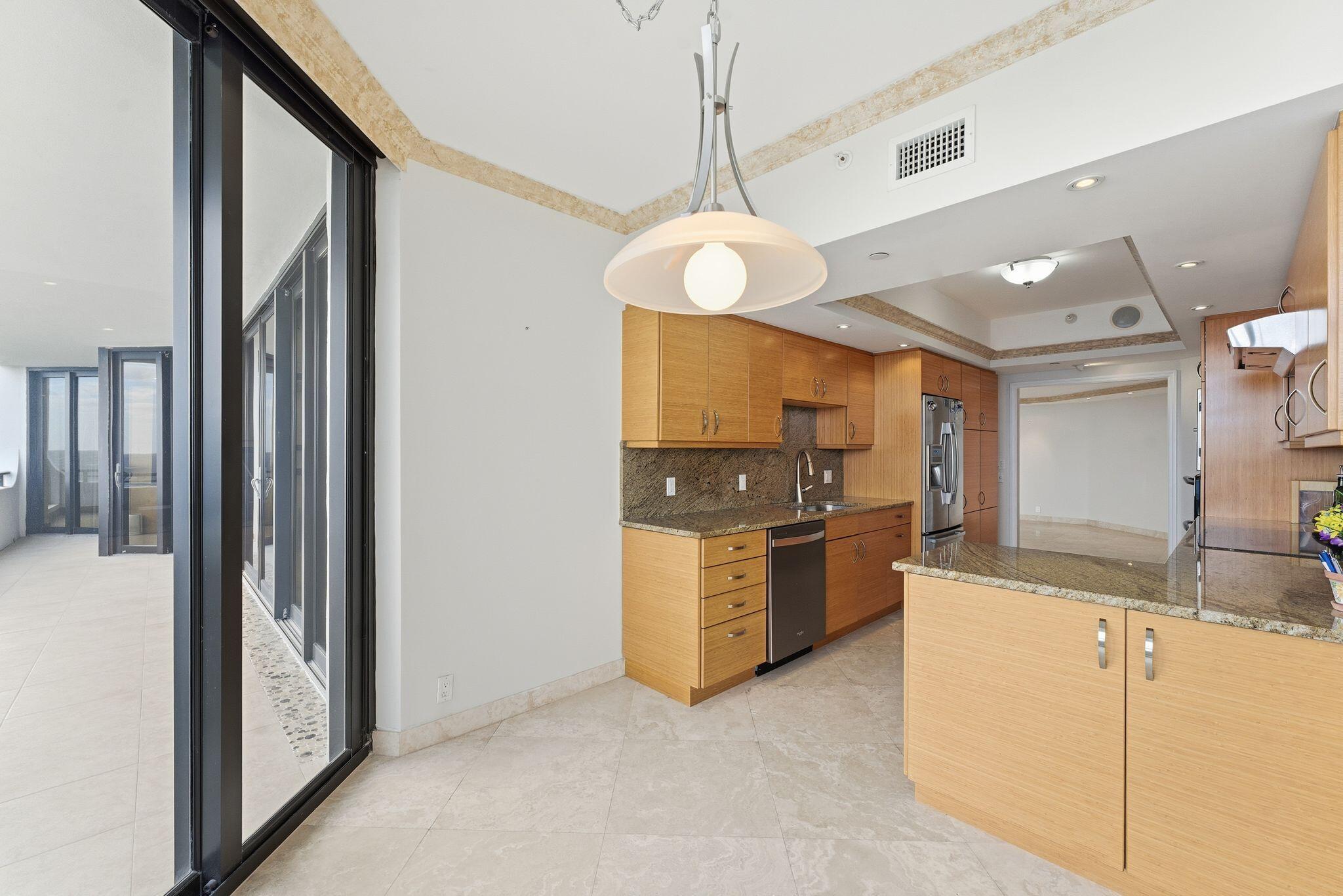 PALM BEACH HAMPTON CONDO - Residential