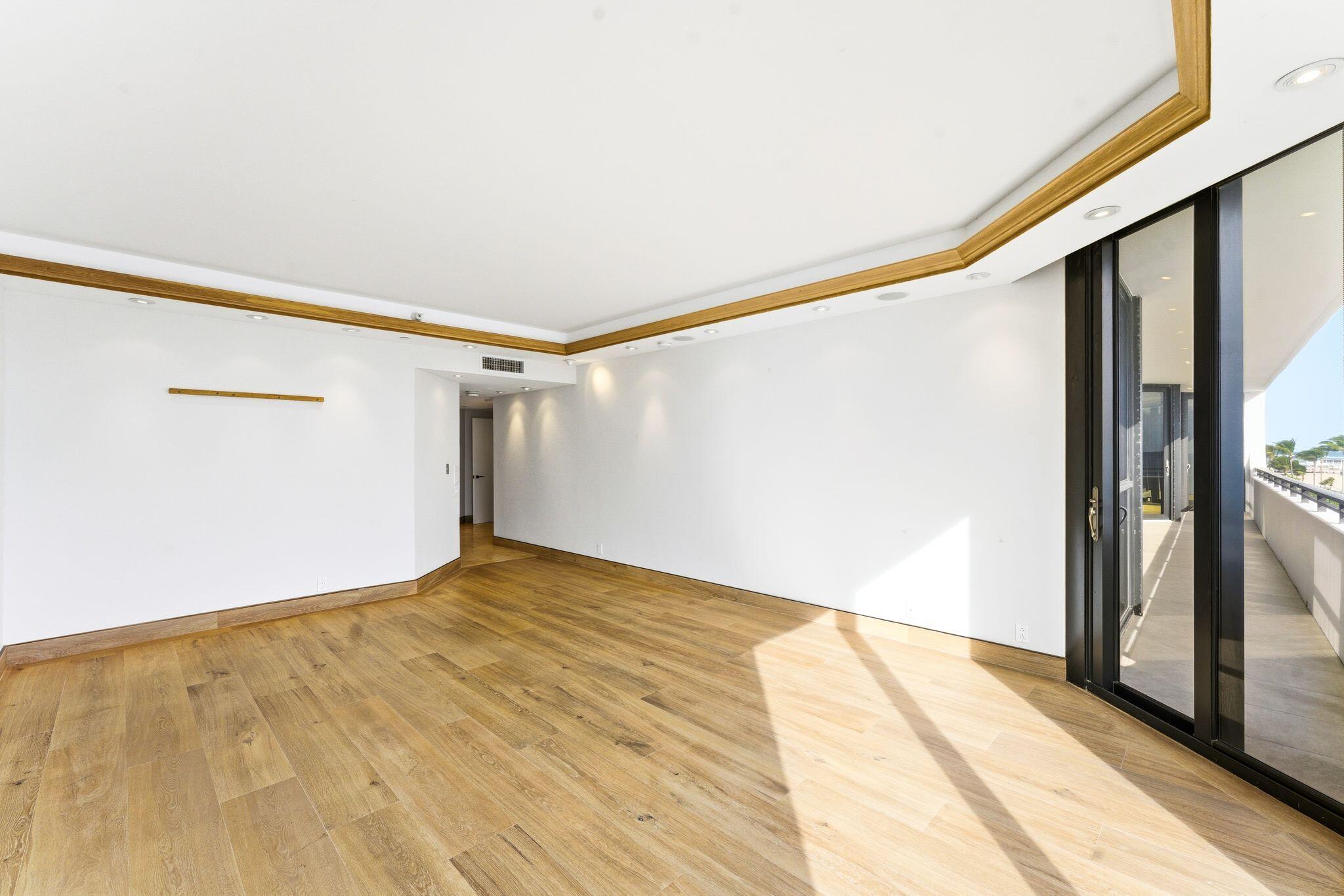 PALM BEACH HAMPTON CONDO - Residential