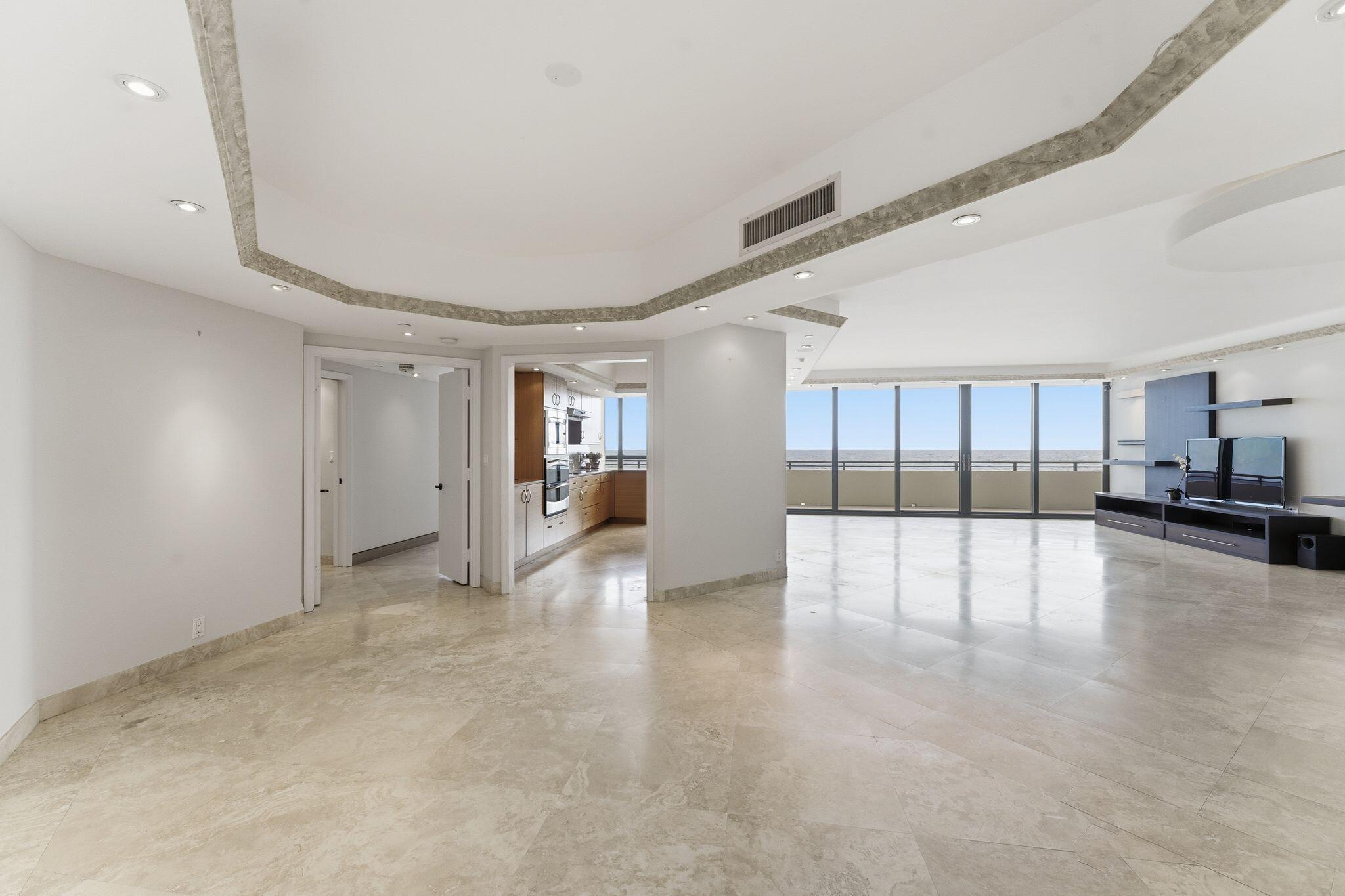 PALM BEACH HAMPTON CONDO - Residential