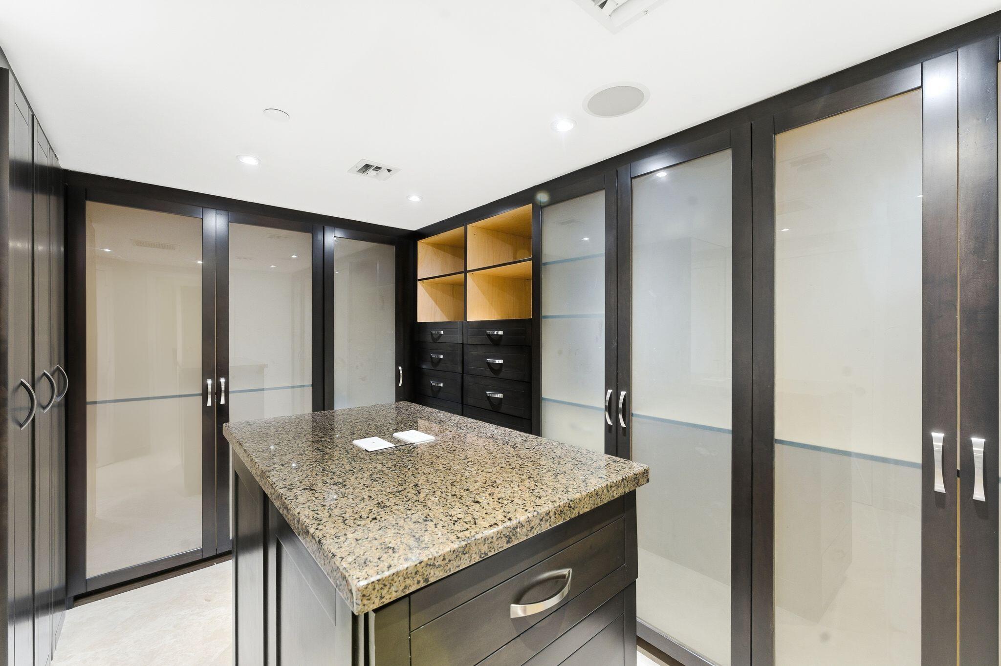 PALM BEACH HAMPTON CONDO - Residential