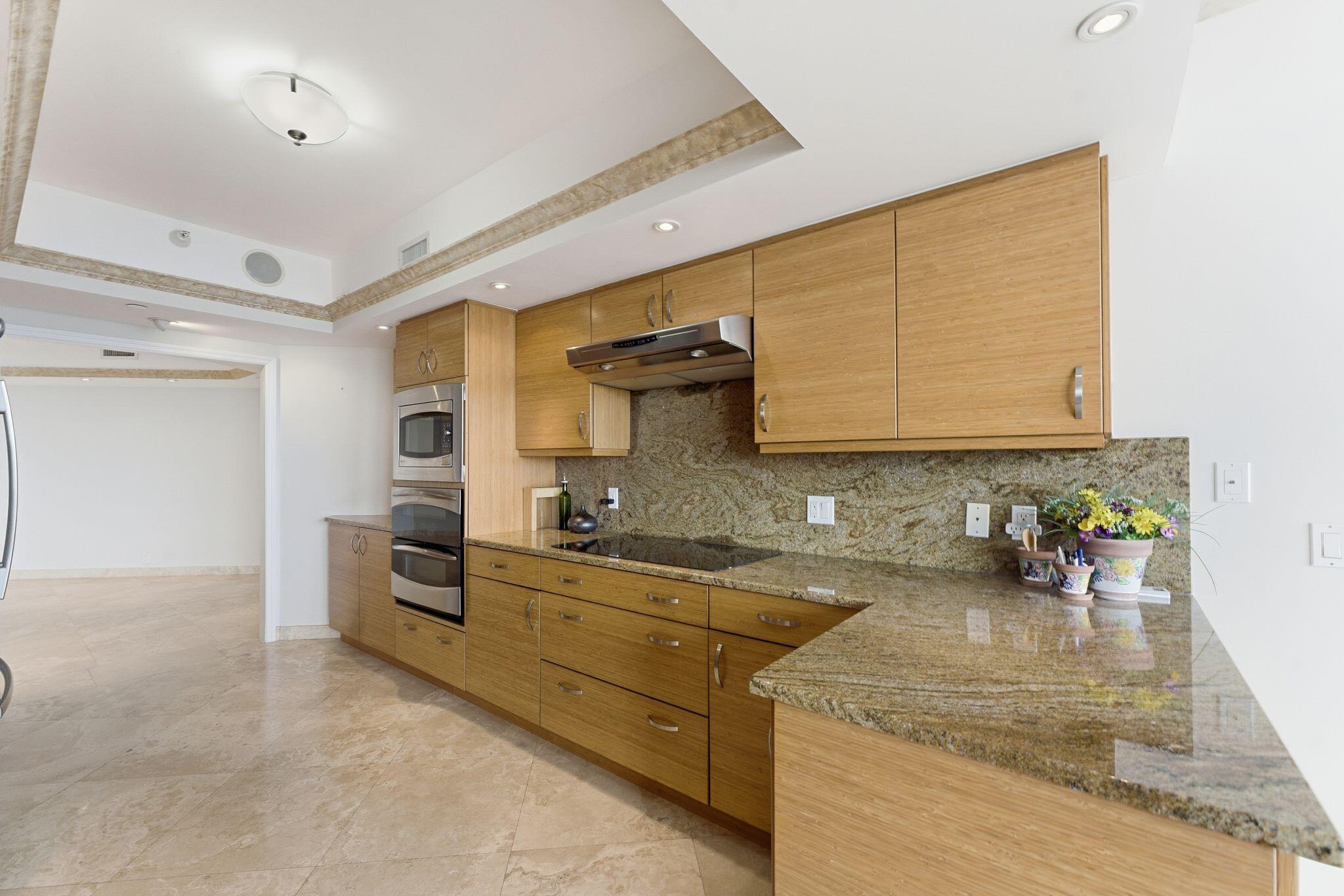 PALM BEACH HAMPTON CONDO - Residential