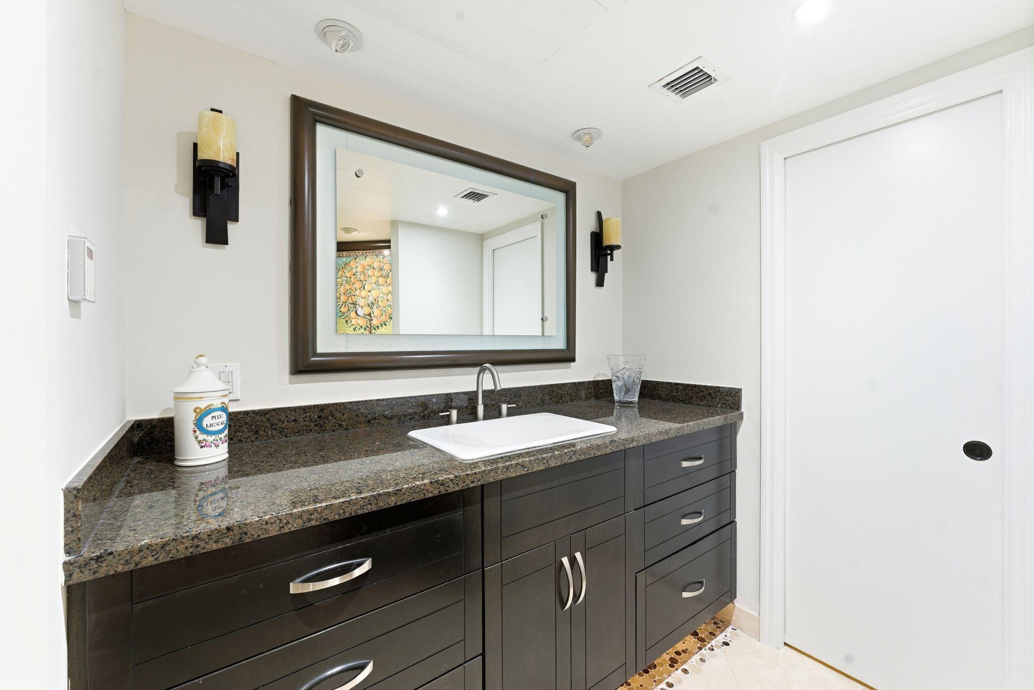 PALM BEACH HAMPTON CONDO - Residential