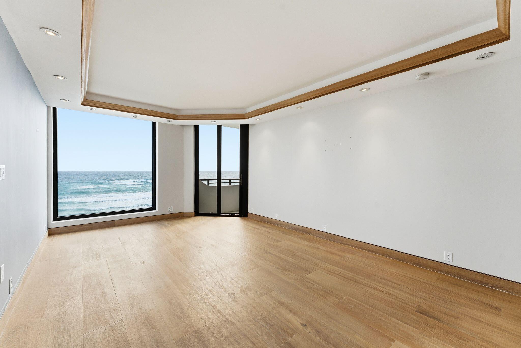 PALM BEACH HAMPTON CONDO - Residential