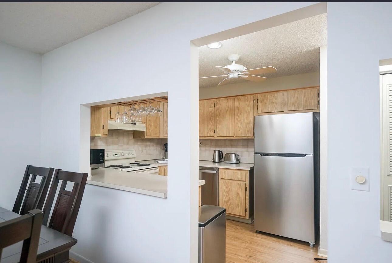 PALM CLUB VILLAGE CONDO - Residential Lease