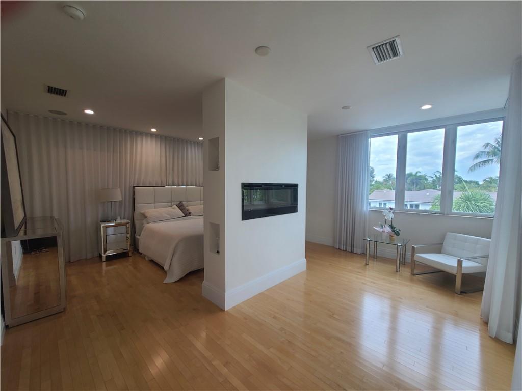 HILLSBORO HARBOR UNIT B - Residential