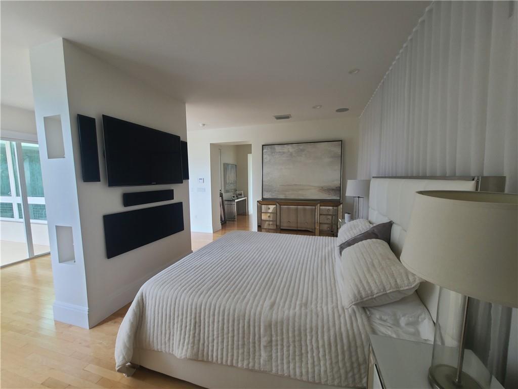 HILLSBORO HARBOR UNIT B - Residential