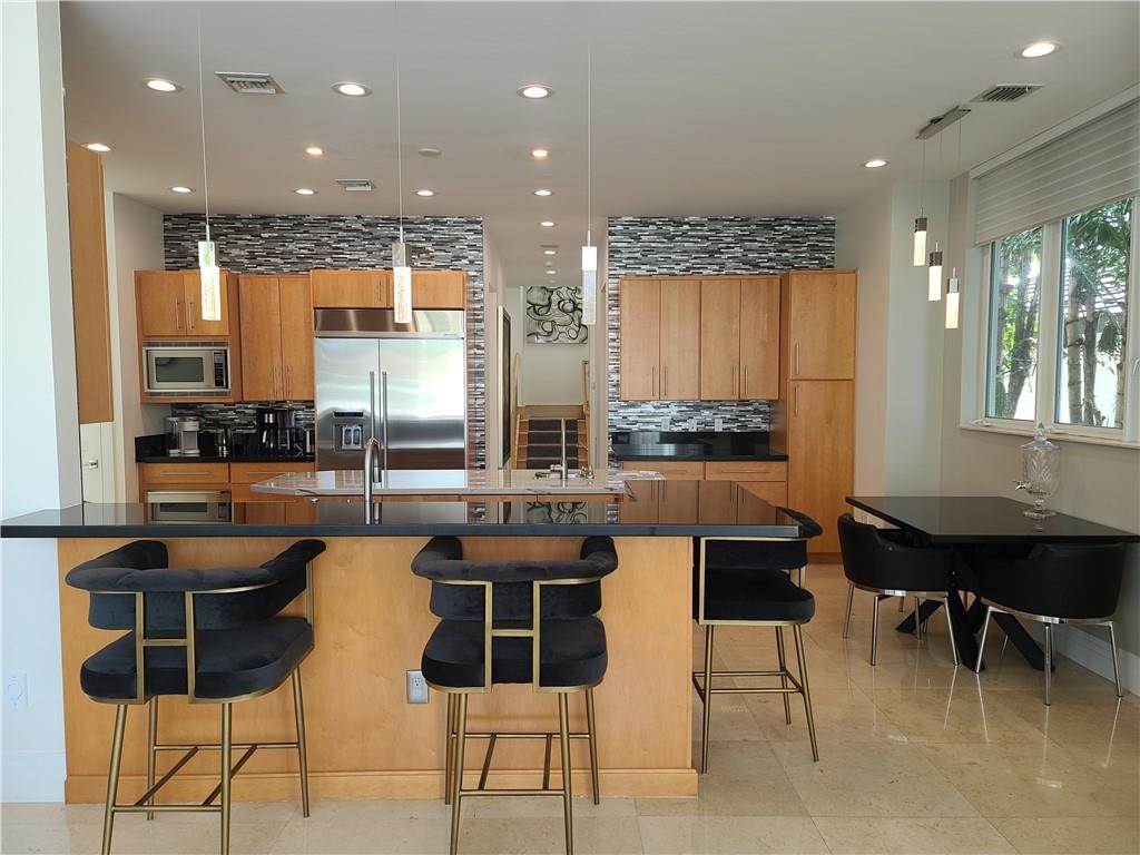 HILLSBORO HARBOR UNIT B - Residential