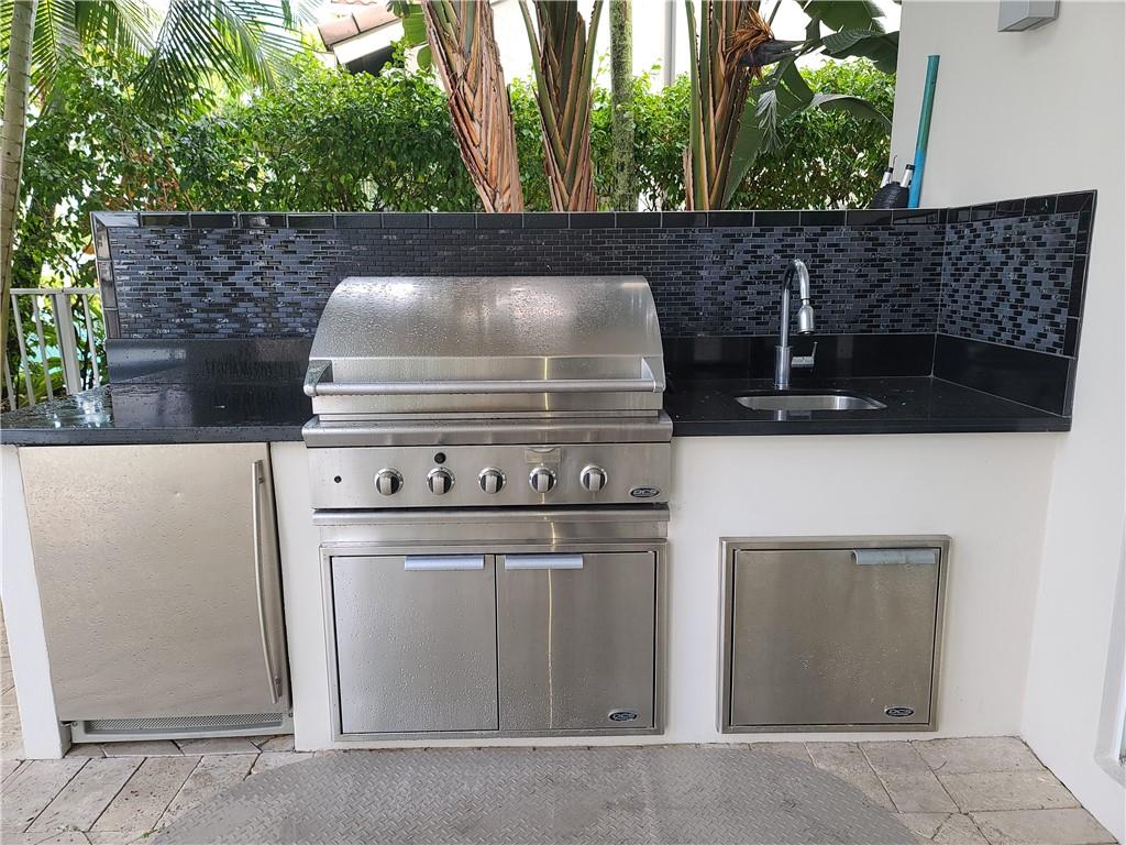 HILLSBORO HARBOR UNIT B - Residential