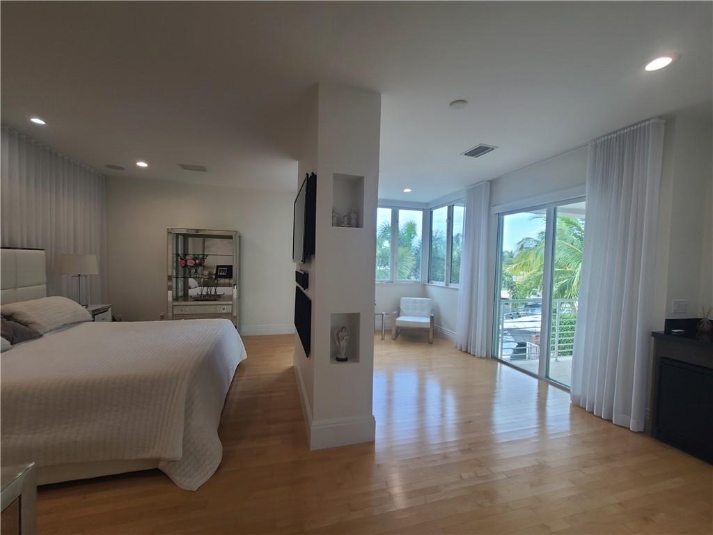 HILLSBORO HARBOR UNIT B - Residential