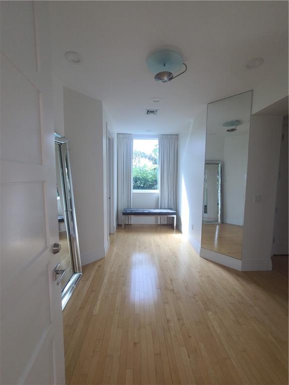 HILLSBORO HARBOR UNIT B - Residential